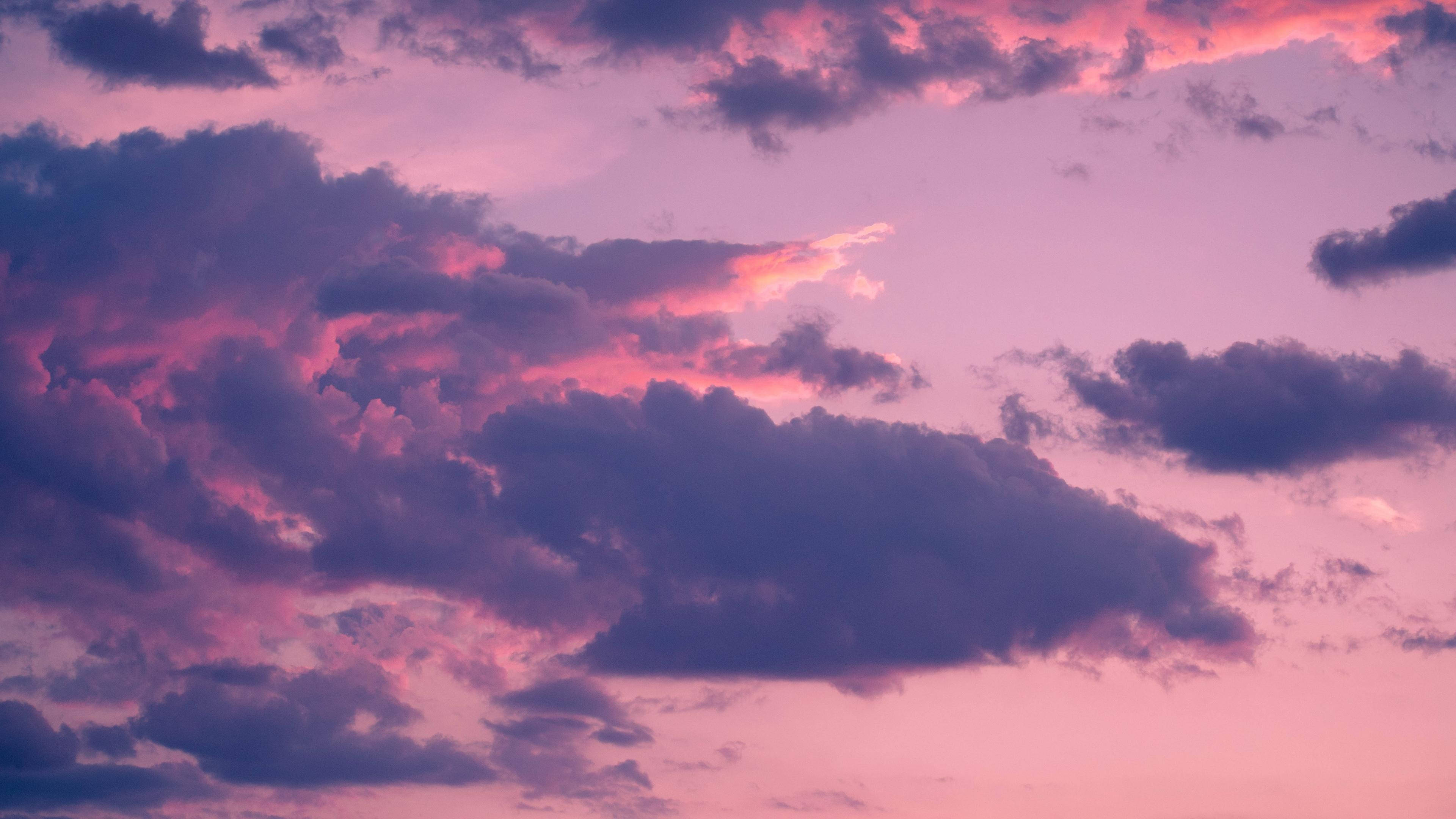 white clouds, pink and purple glow, twilight sky, 4K Desktop Wallpaper