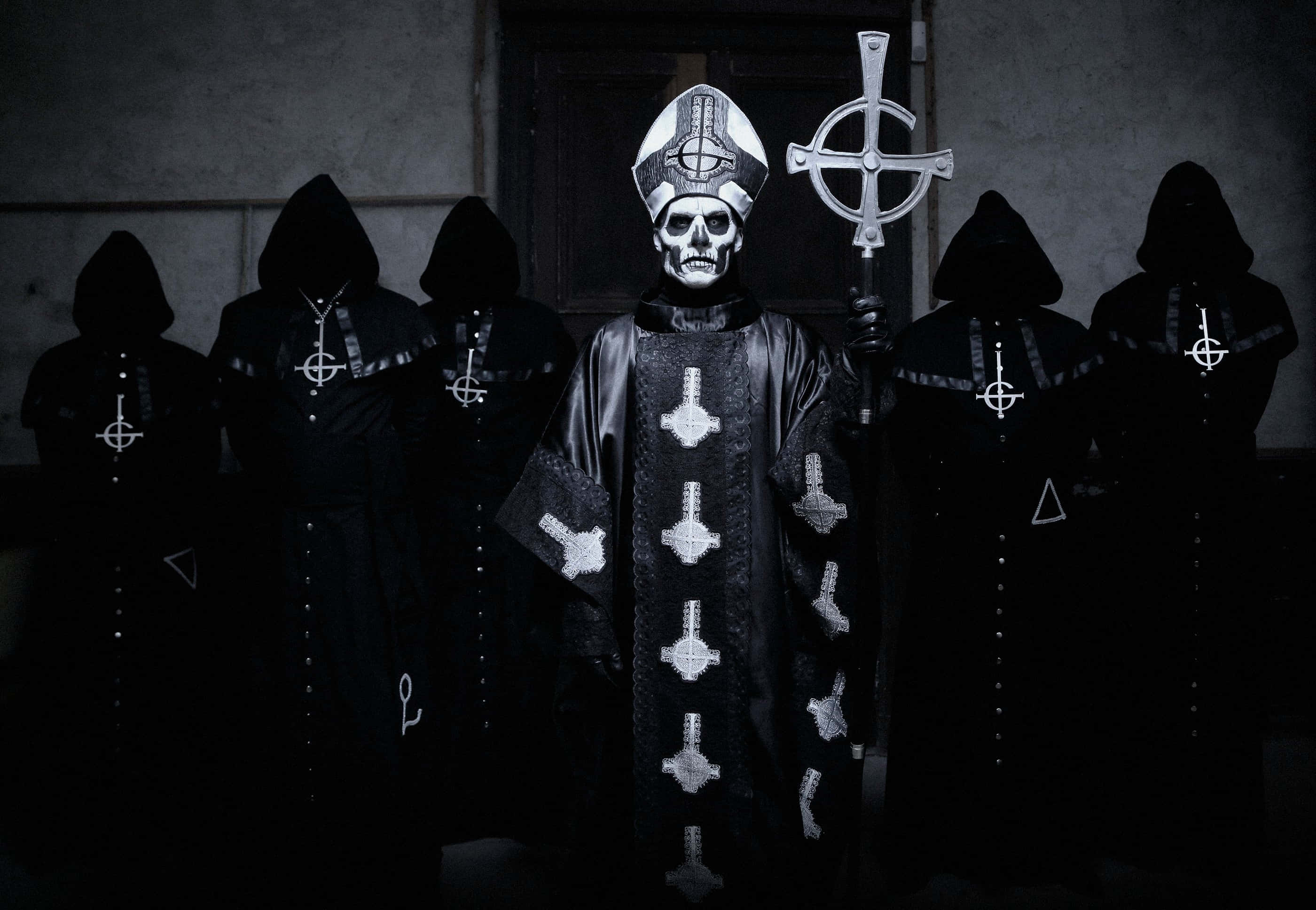 skeletal figure, ornate black robes, mitre, 2K Desktop Wallpaper