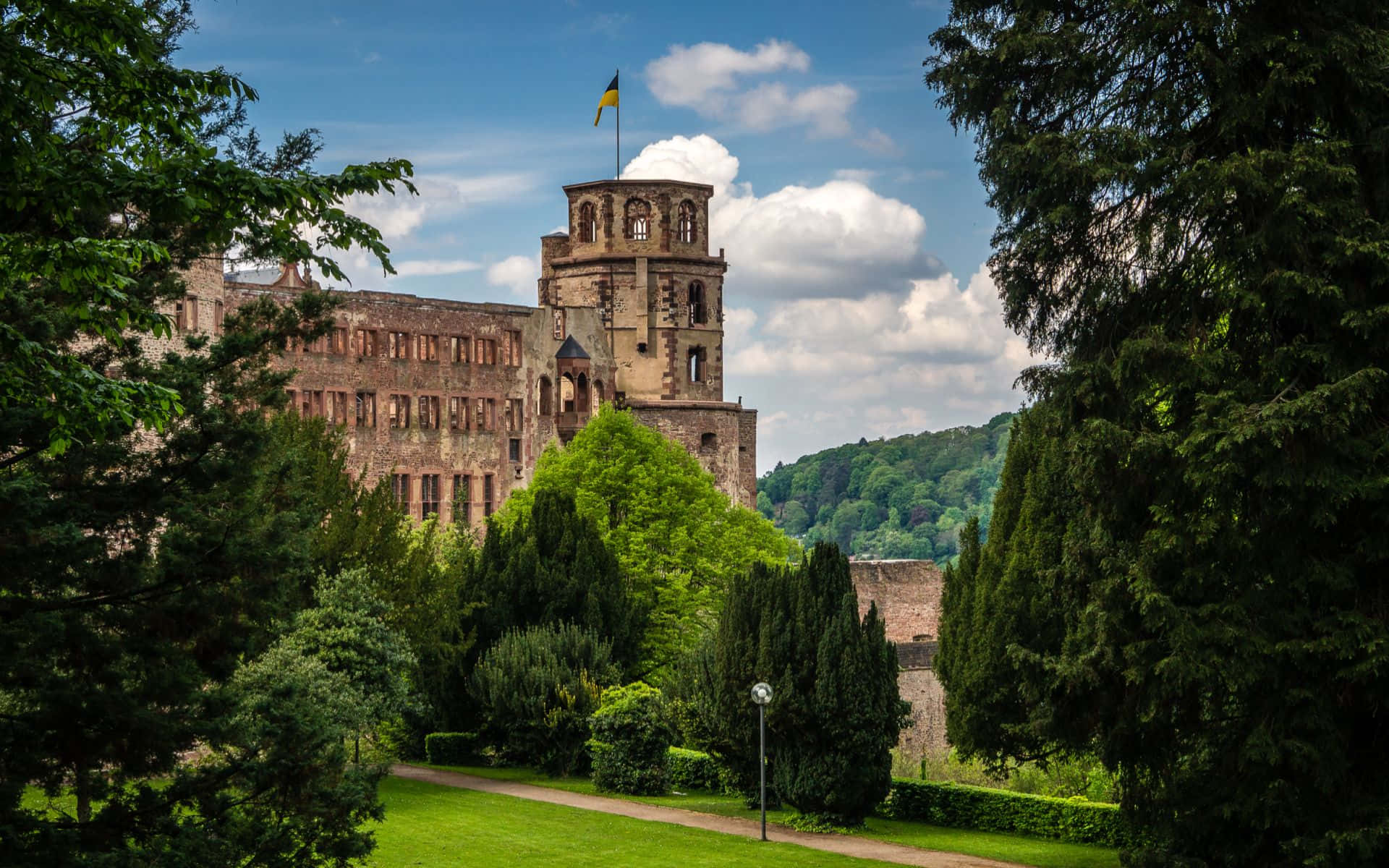 Heidelberg Castle, stone castle ruin, flag atop its tower, Full HD Desktop Wallpaper