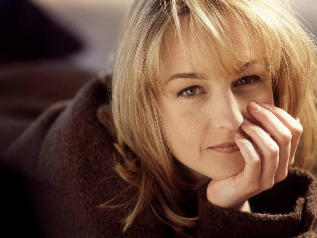 Helen Hunt, blonde hair, gazing softly, SD Desktop Wallpaper