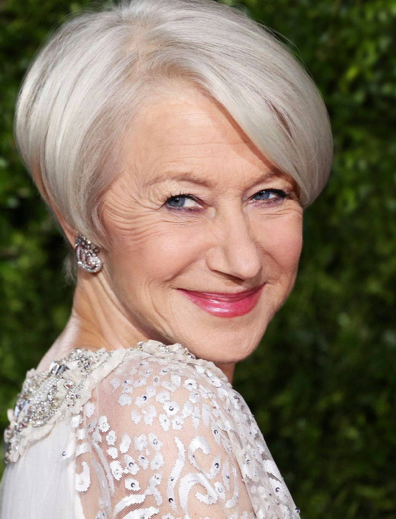 Helen Mirren, silver hair, white beaded gown, HD Phone Wallpaper