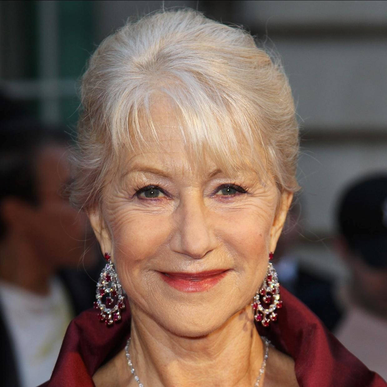 Helen Mirren, silver hair, elegant red and diamond earrings, SD Desktop Wallpaper