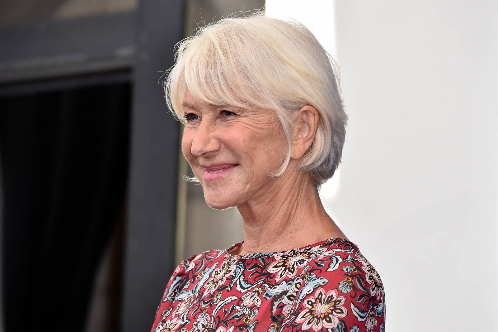 Helen Mirren, short white hair, red floral dress, HD Desktop Wallpaper