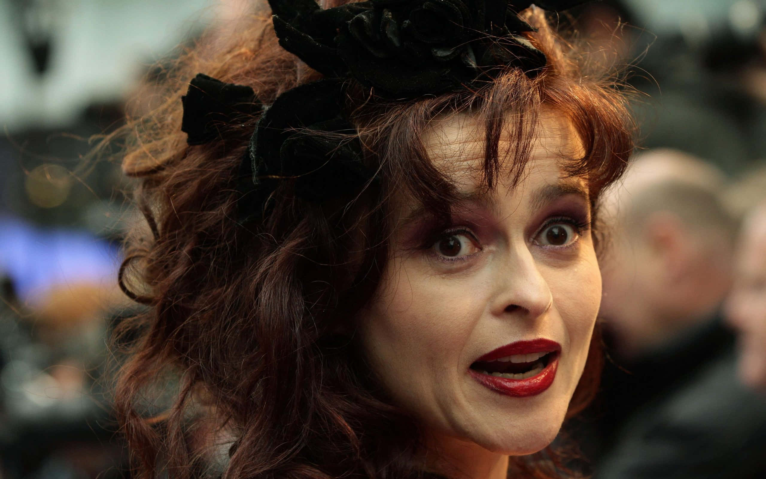 Helena Bonham Carter, curly brown hair, black floral headpiece, 2K Desktop Wallpaper