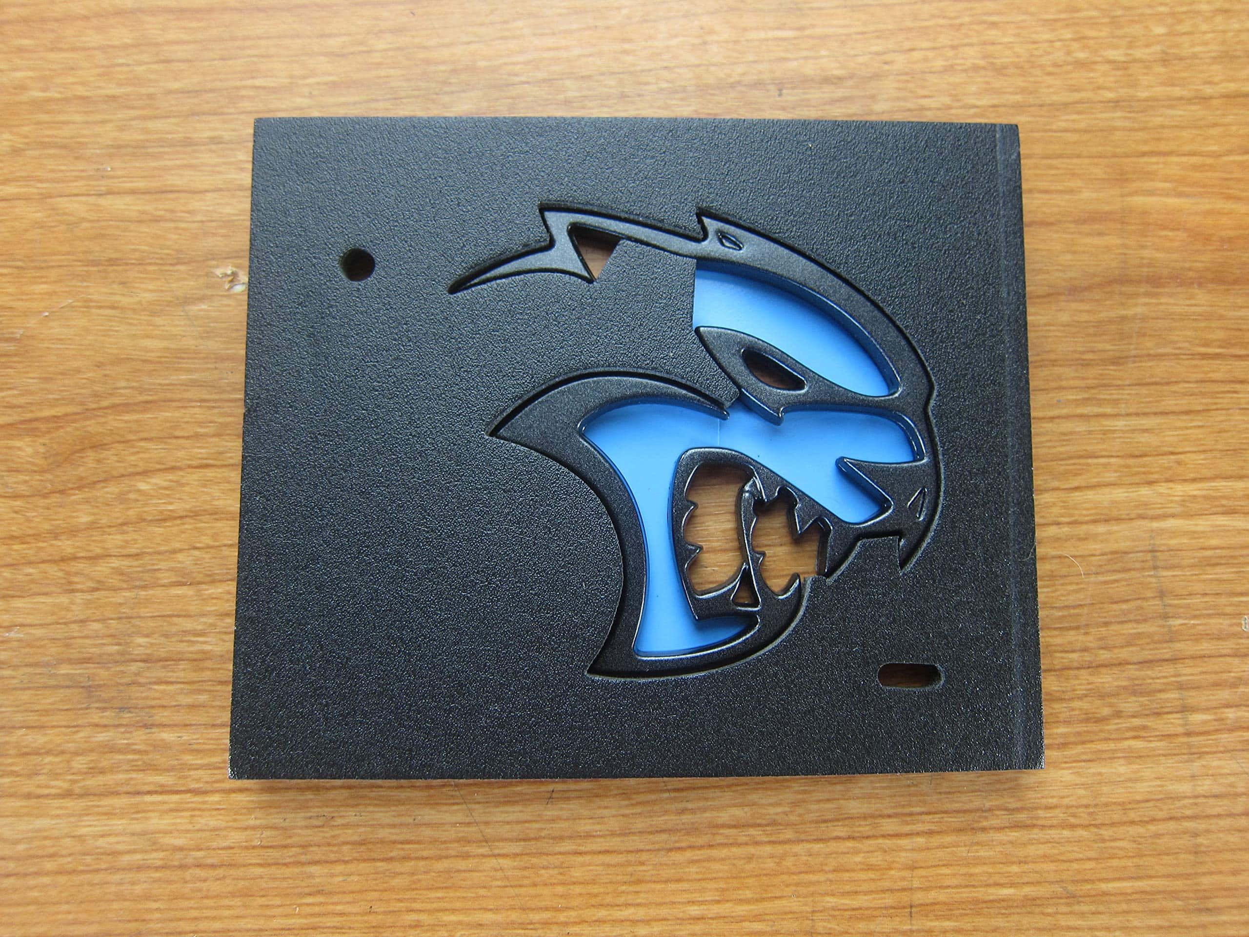 Hellcat Redeye, panther head stencil, blue inner layers, 2K Desktop Wallpaper