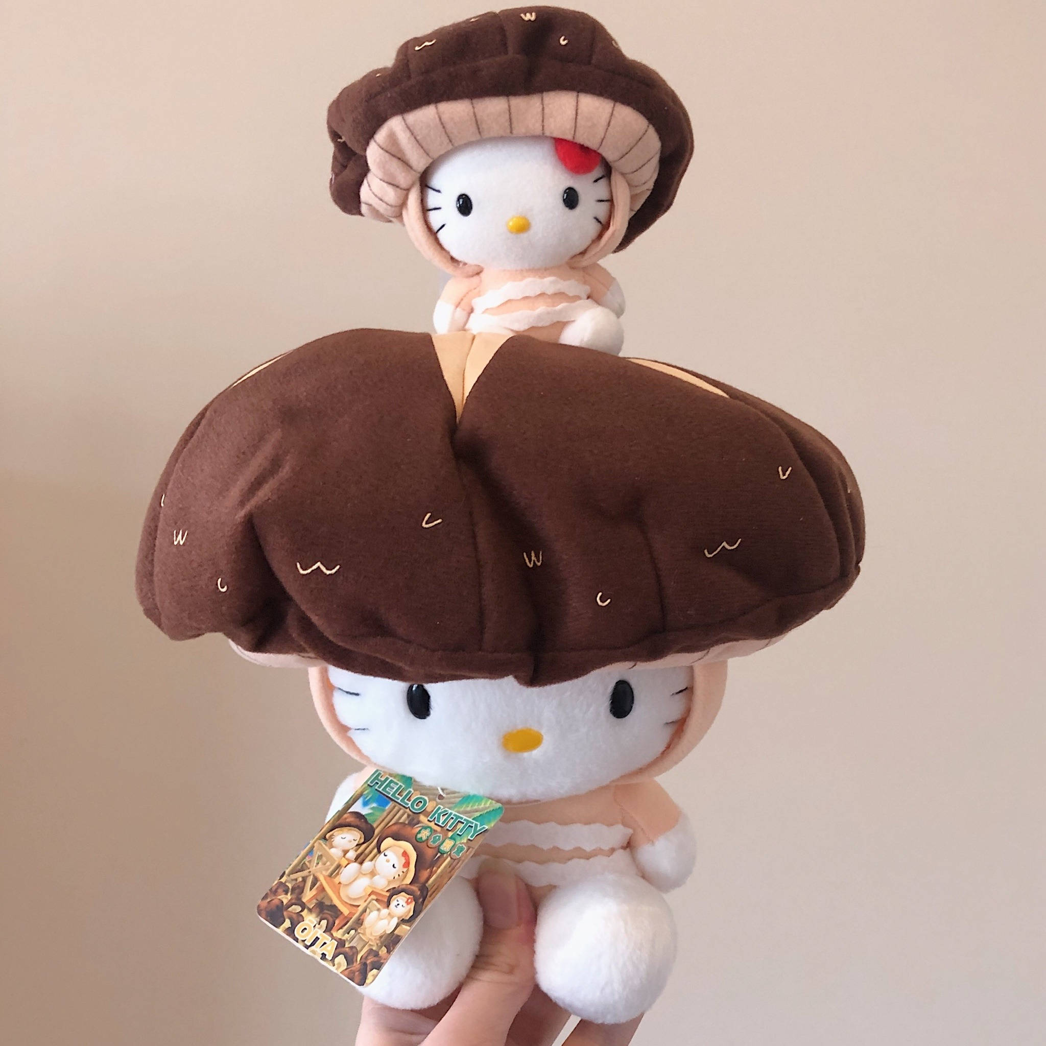 Hello Kitty, mushroom plushies, brown caps, Full HD Desktop Wallpaper