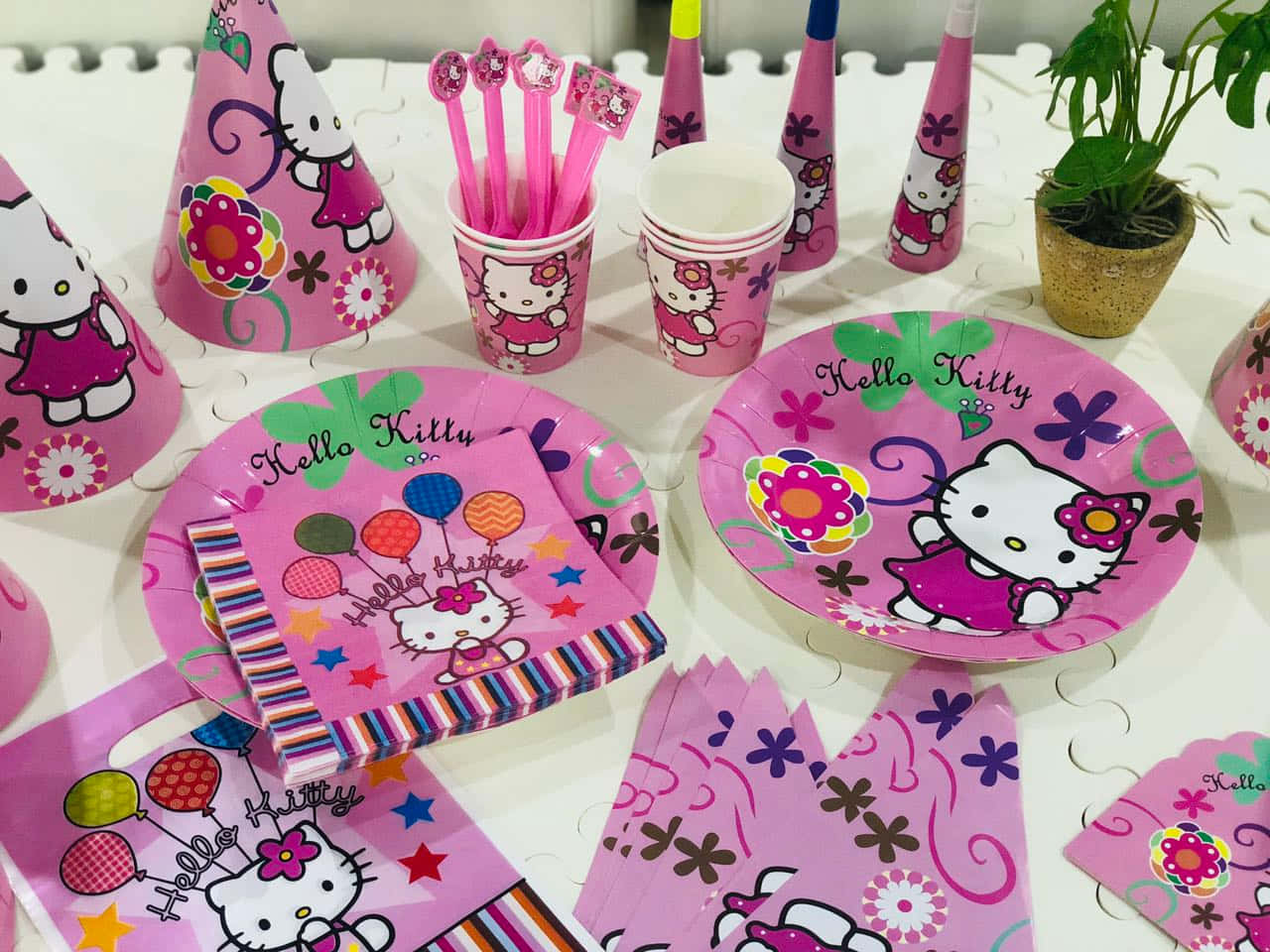 Hello Kitty, pink, party spread, HD Desktop Wallpaper