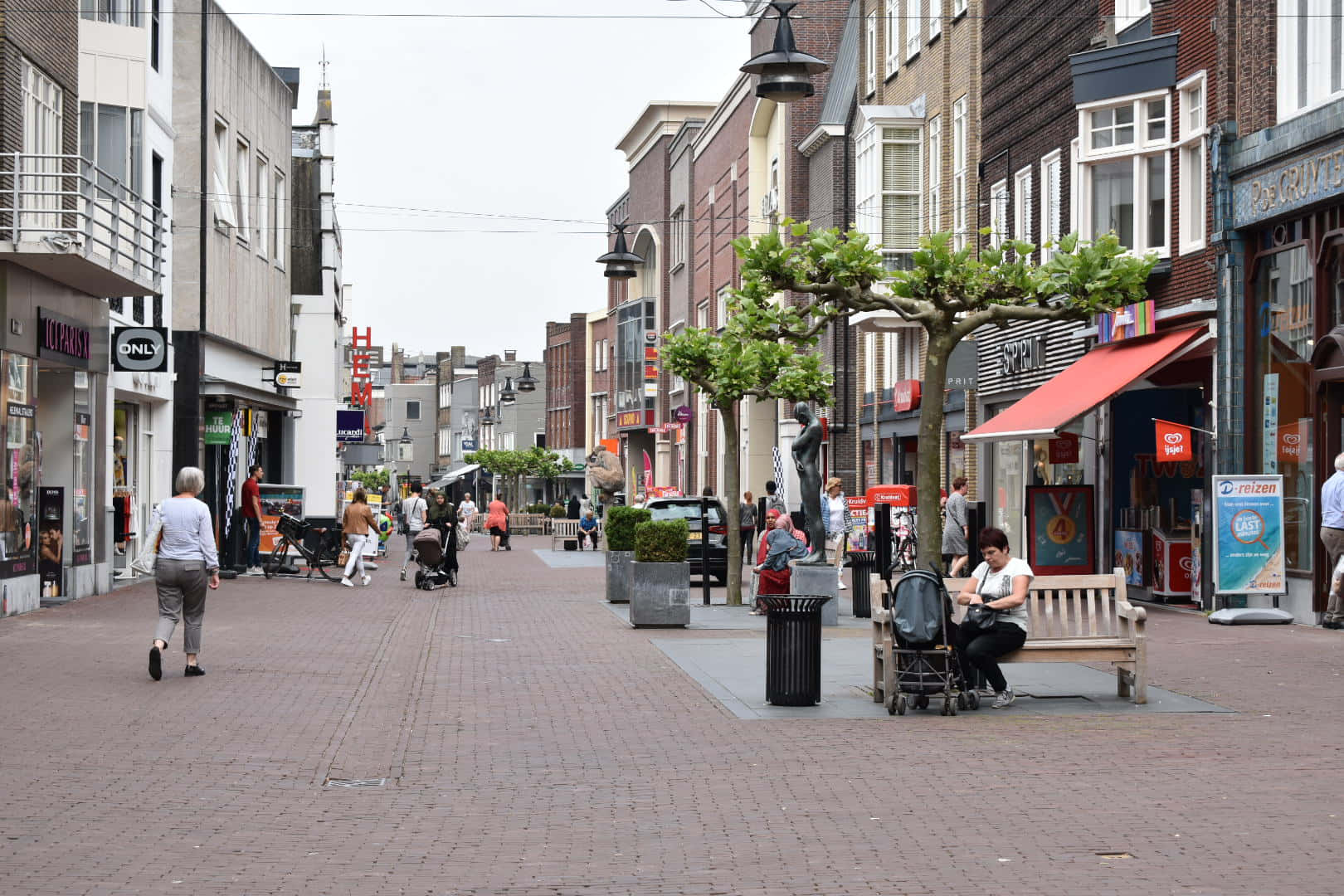 Helmond, downtown shopping street, brick pavement, HD Desktop Wallpaper