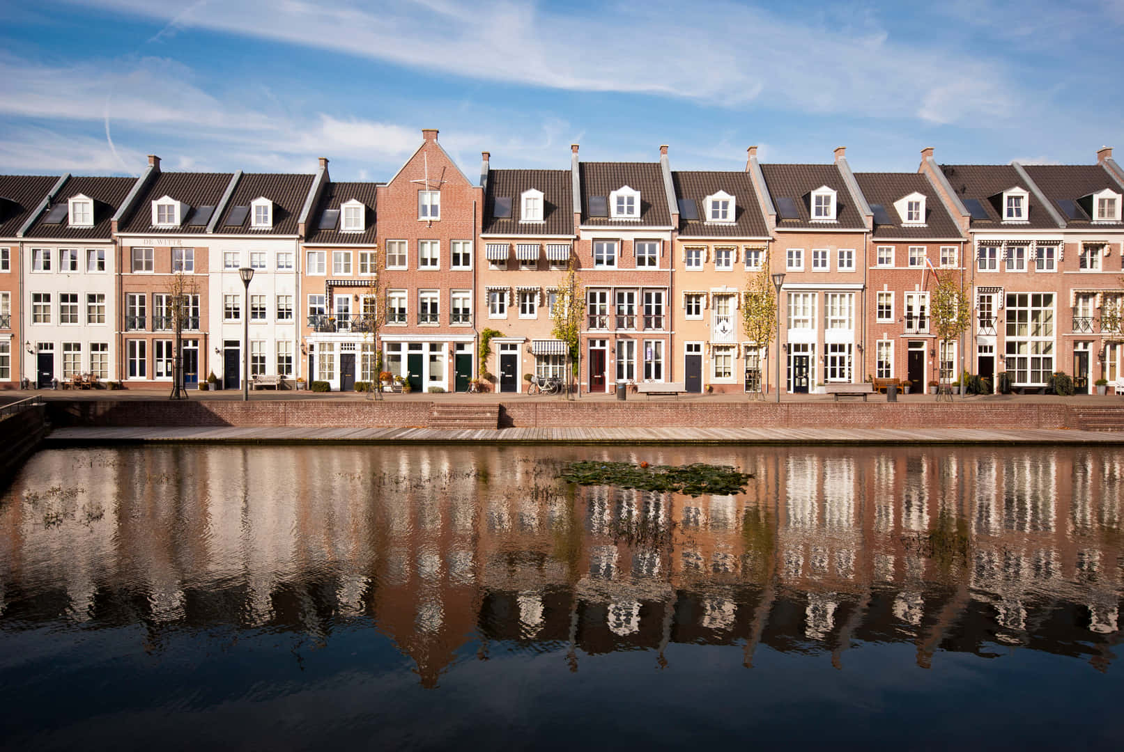 Helmond, waterfront row houses, brick and white canal houses, HD Desktop Wallpaper