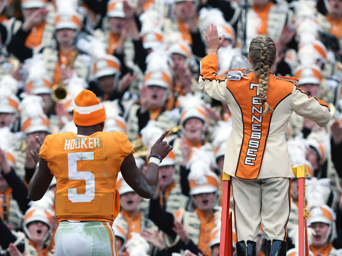 Hendon Hooker, orange and white uniforms, marching band, HD Desktop Wallpaper