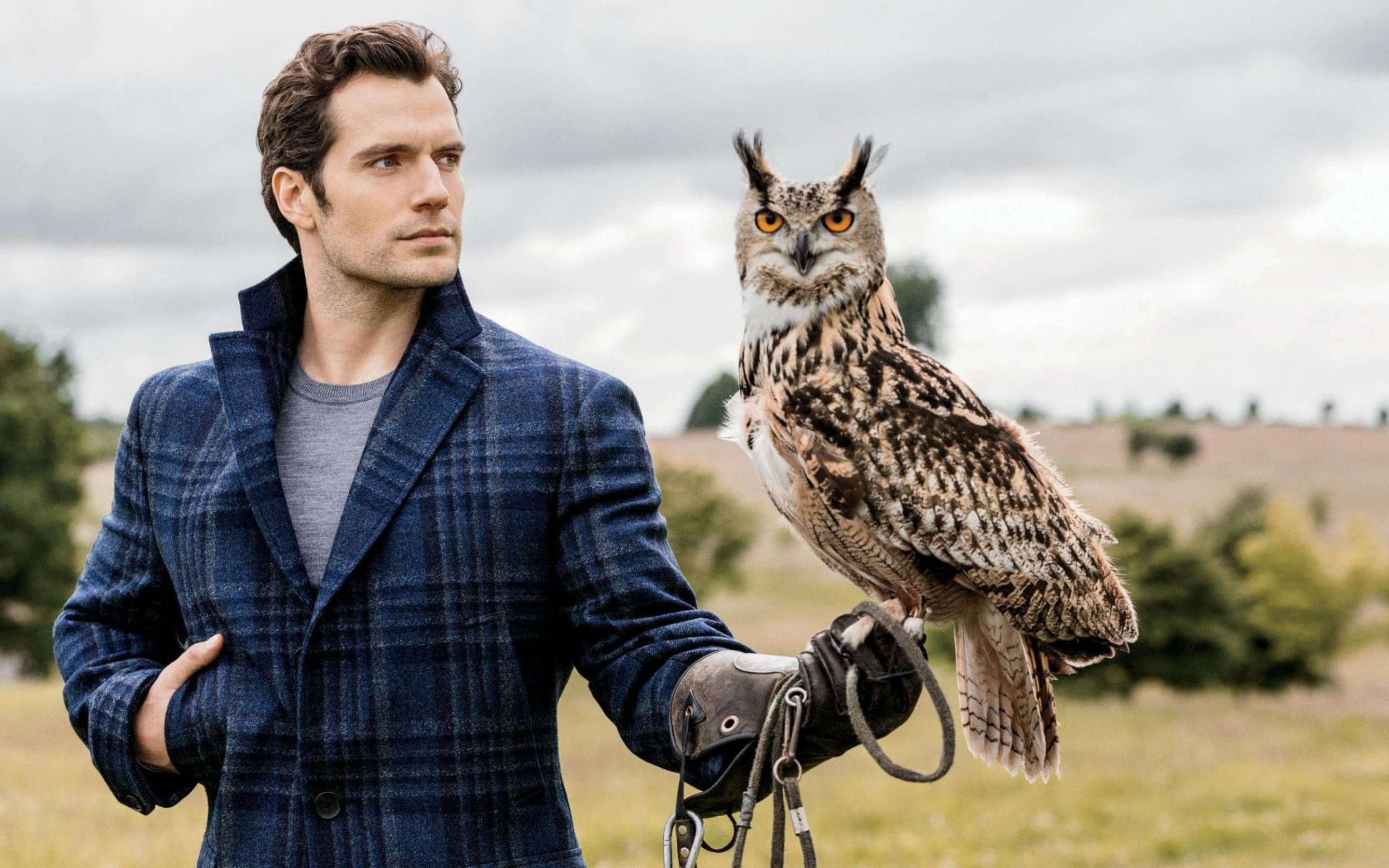Henry Cavill, GQ model, blue plaid coat, 2K Desktop Wallpaper
