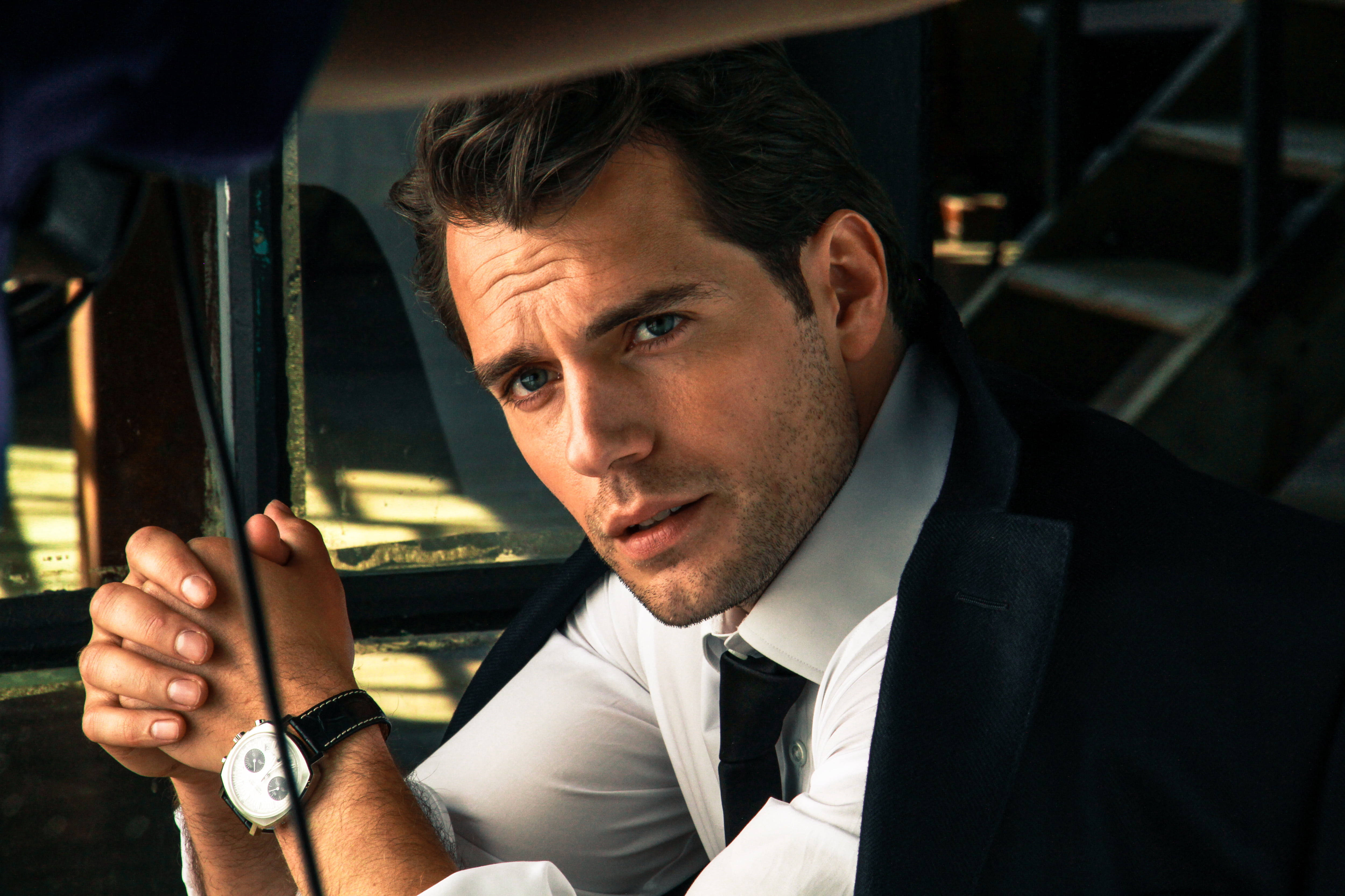 Henry Cavill, suit, vehicle, 4K Desktop Wallpaper