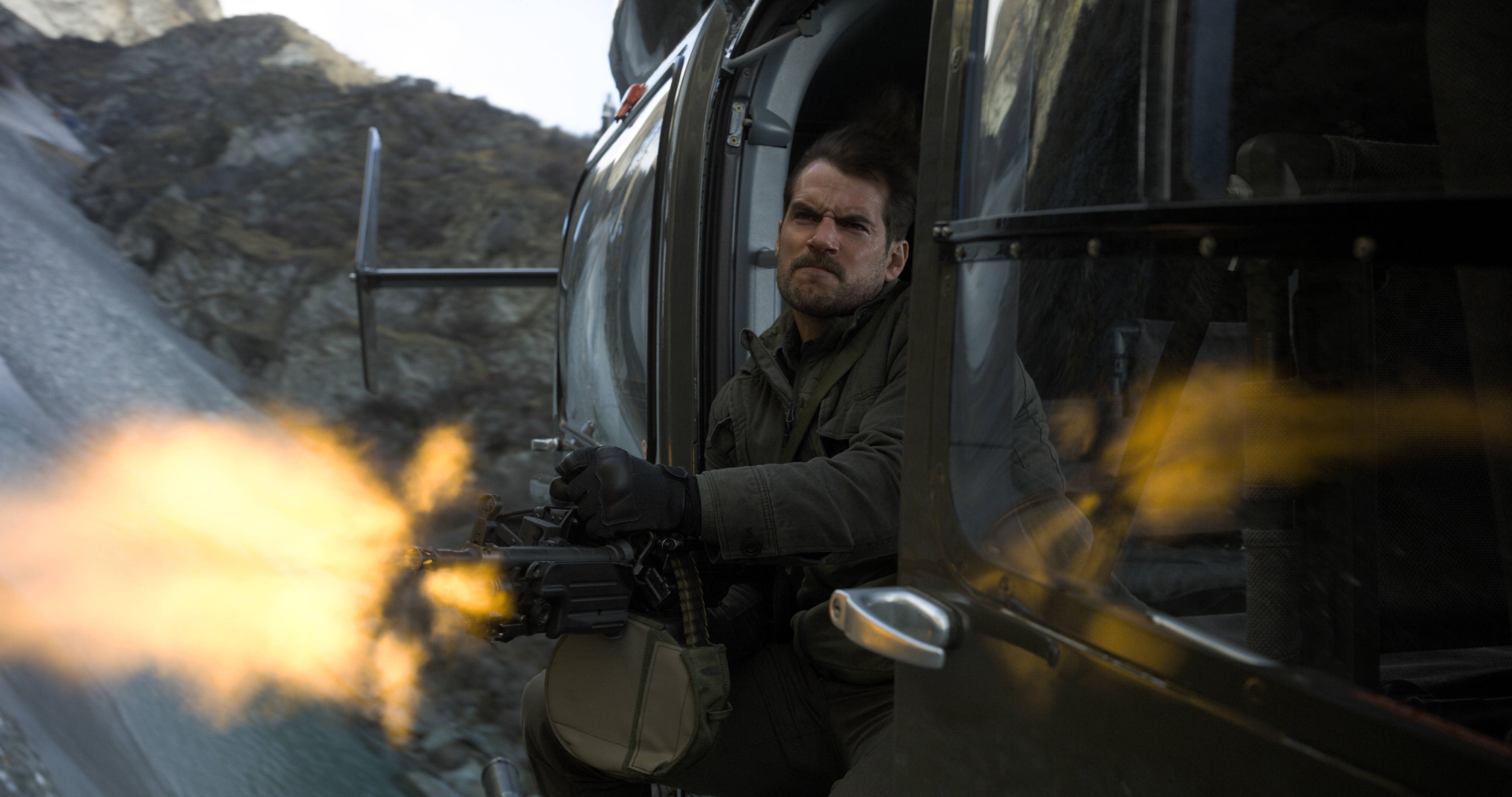 Henry Cavill, machine gun, helicopter, 4K Desktop Wallpaper