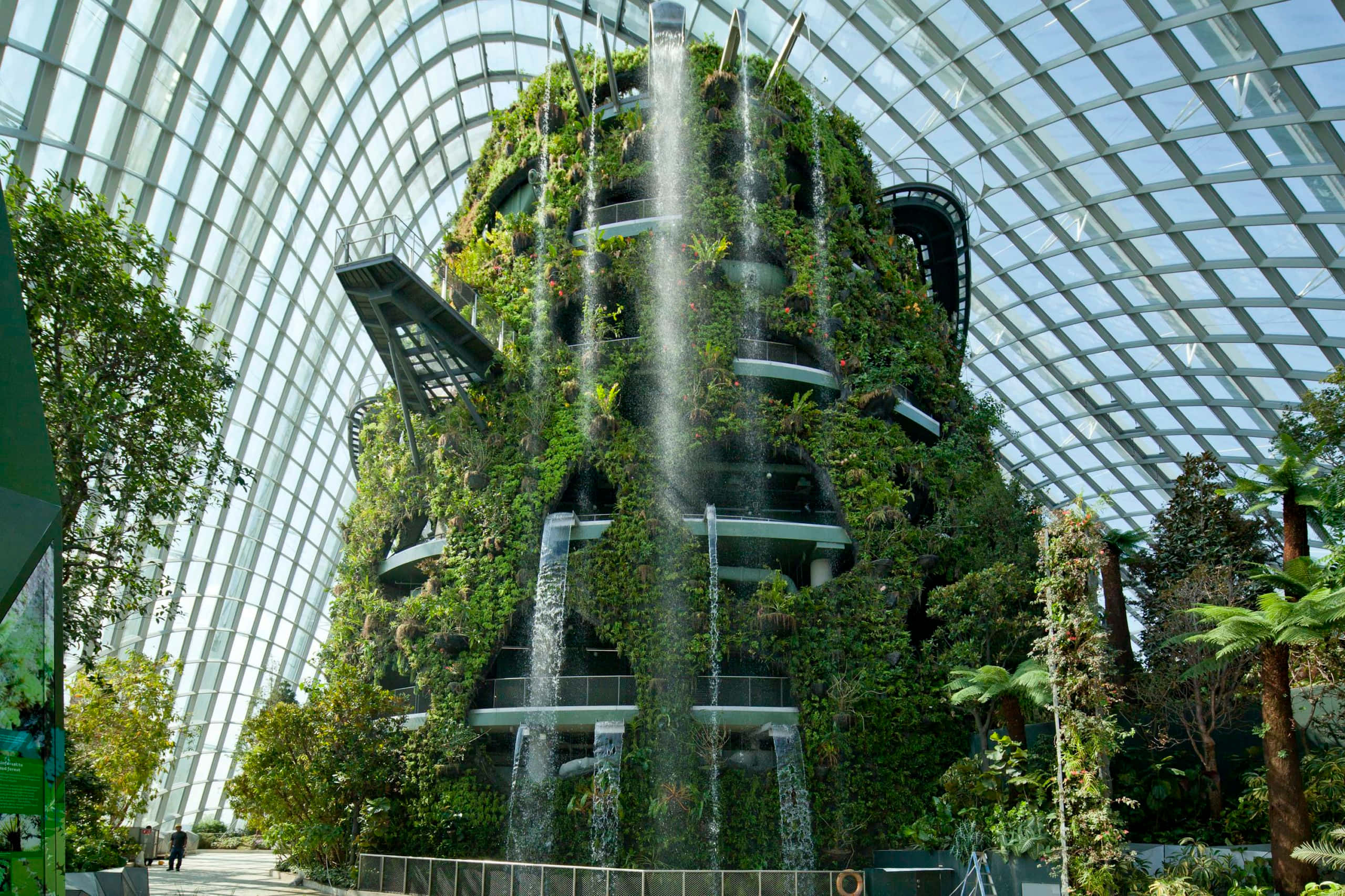 Botanical Garden, vertical garden, cascading waterfalls, 2K Desktop Wallpaper