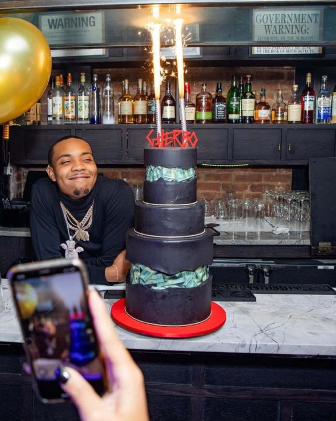 Herbo iPhone, black cake, sparklers, HD Phone Wallpaper