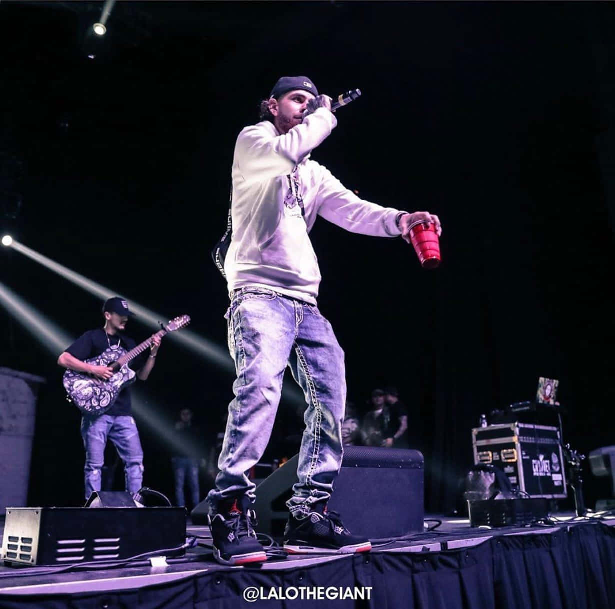 herencia de patrones, rapper, white hoodie, SD Desktop Wallpaper