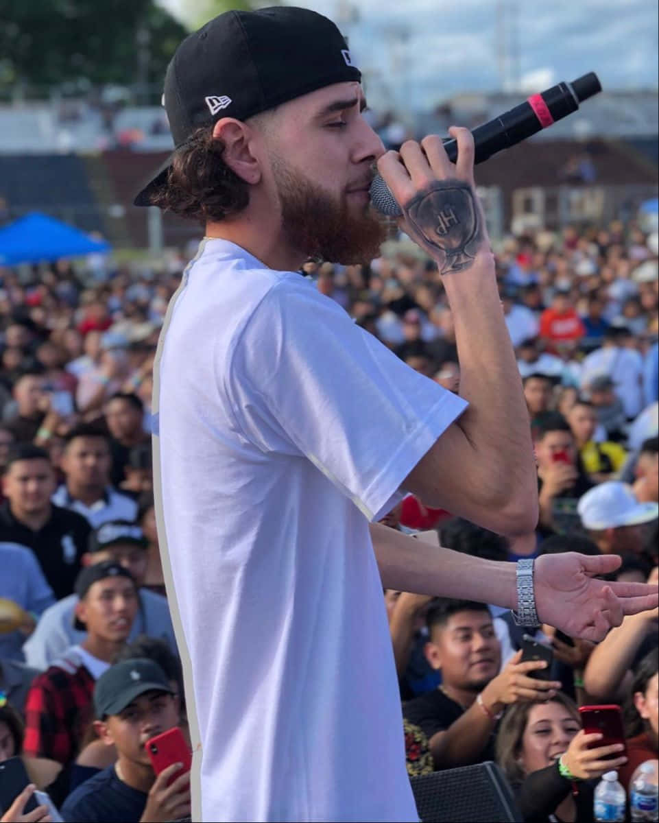 Herencia De Patrones, bass player, microphone, SD Phone Wallpaper