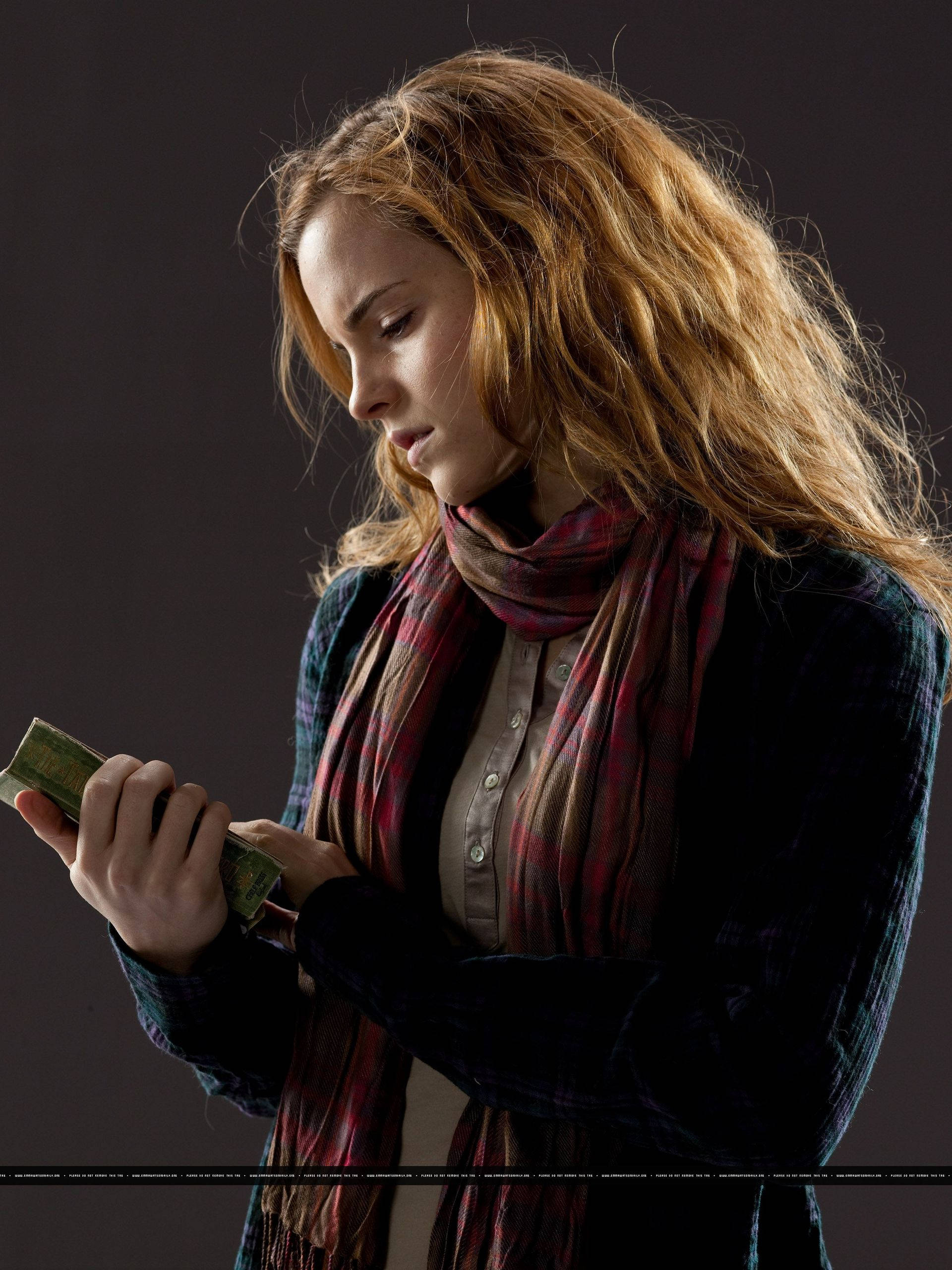 Hermione Granger, plaid scarf, red hair, 2K Phone Wallpaper