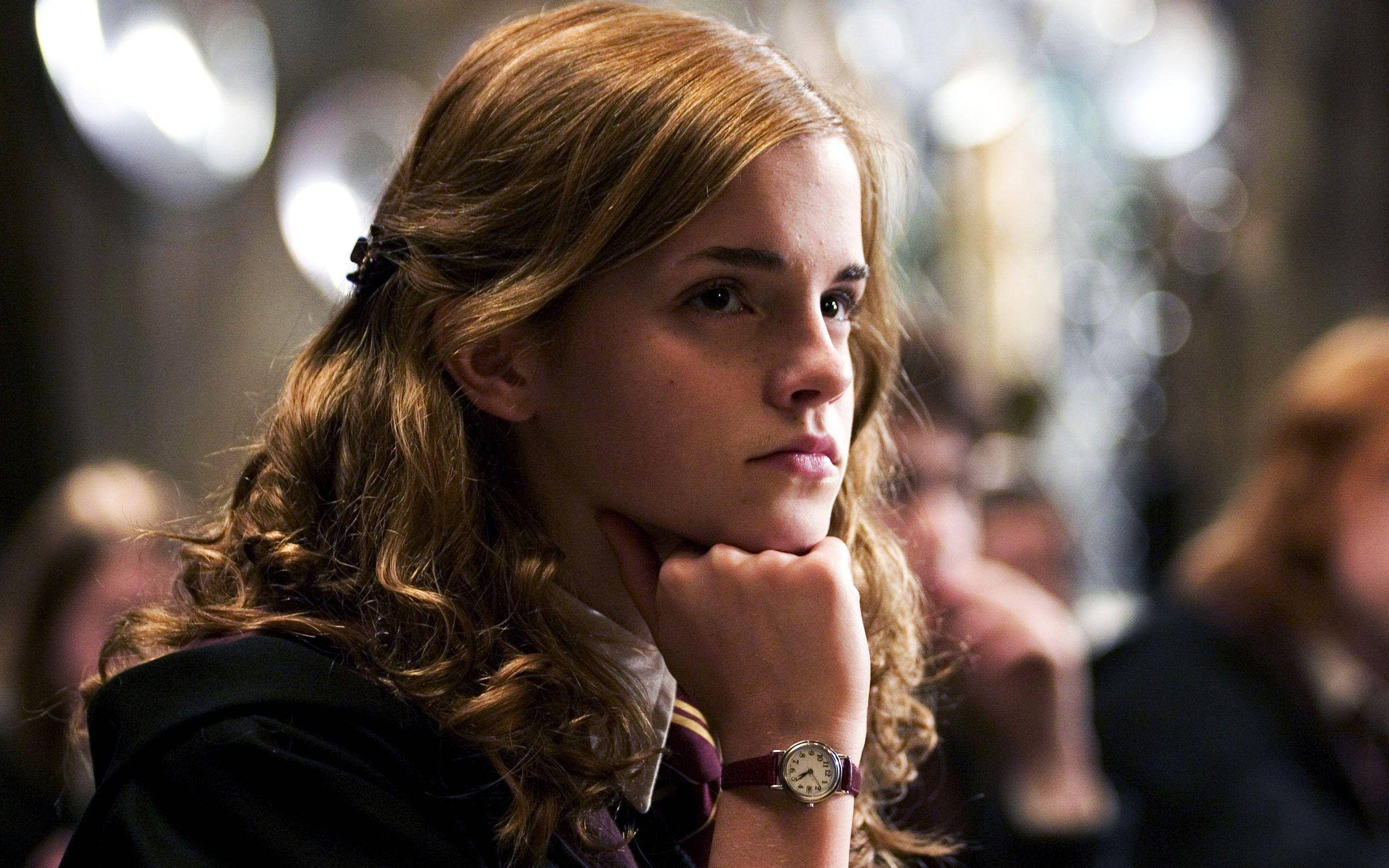 Hermione Granger, golden curls, dimly lit room, 2K Desktop Wallpaper