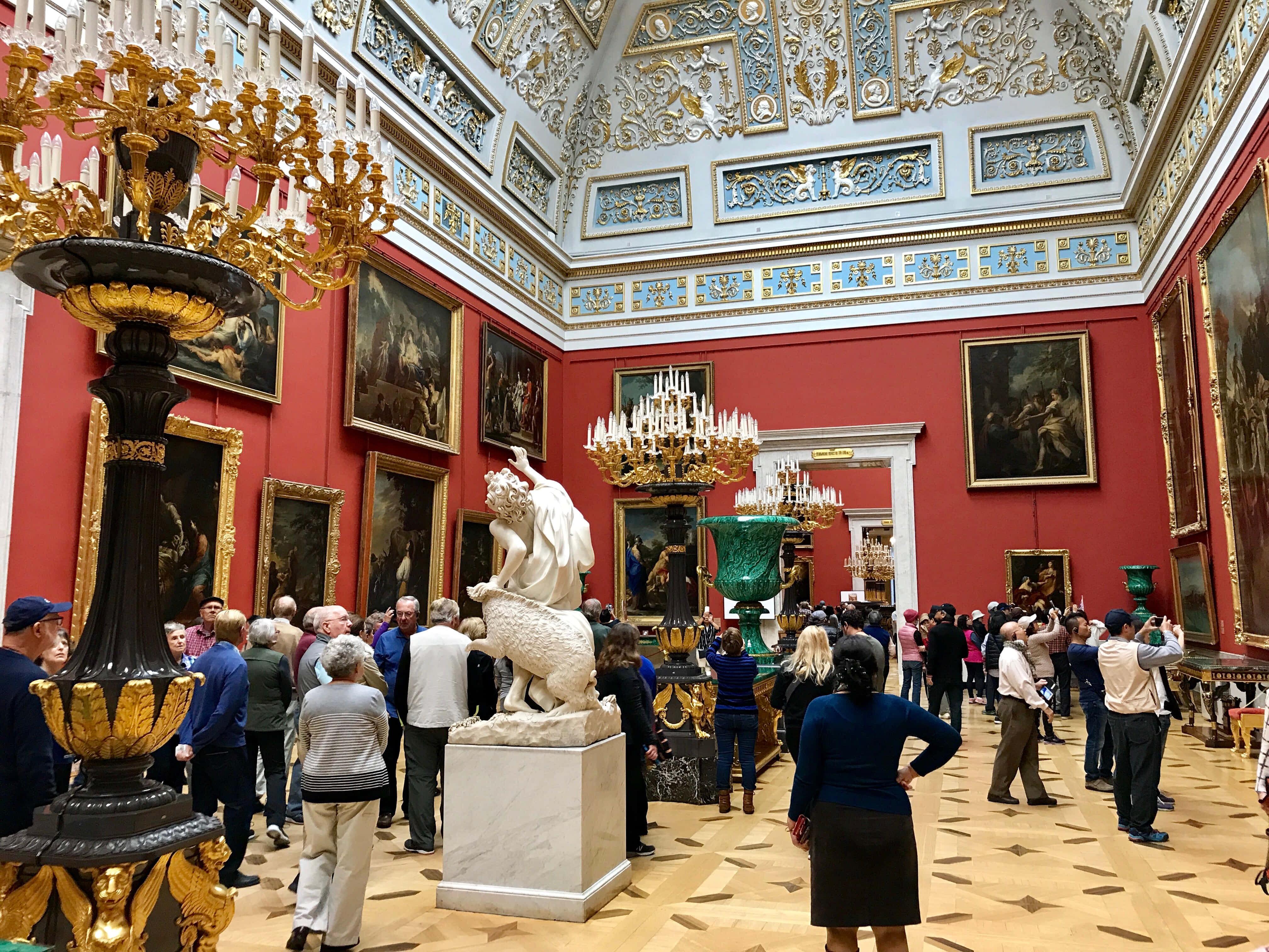 The Hermitage Museum, red walls, gold chandeliers, 4K Desktop Wallpaper
