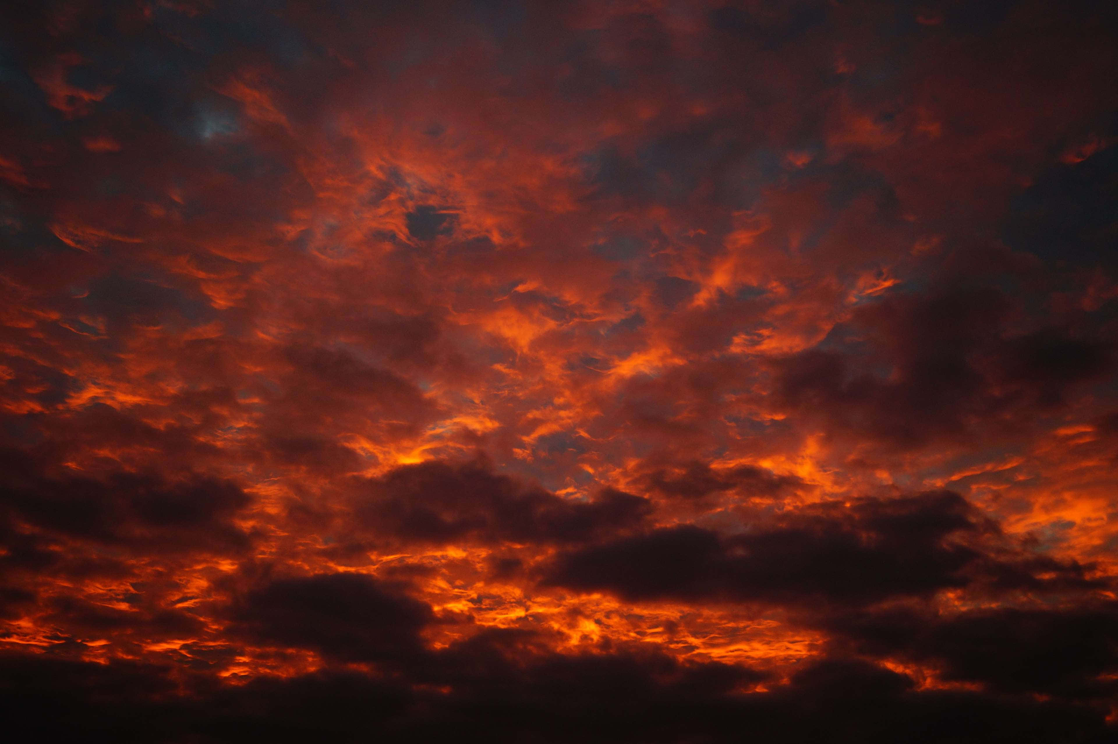 Majestic Red Sky, twilight, fiery orange, 4K Desktop Wallpaper