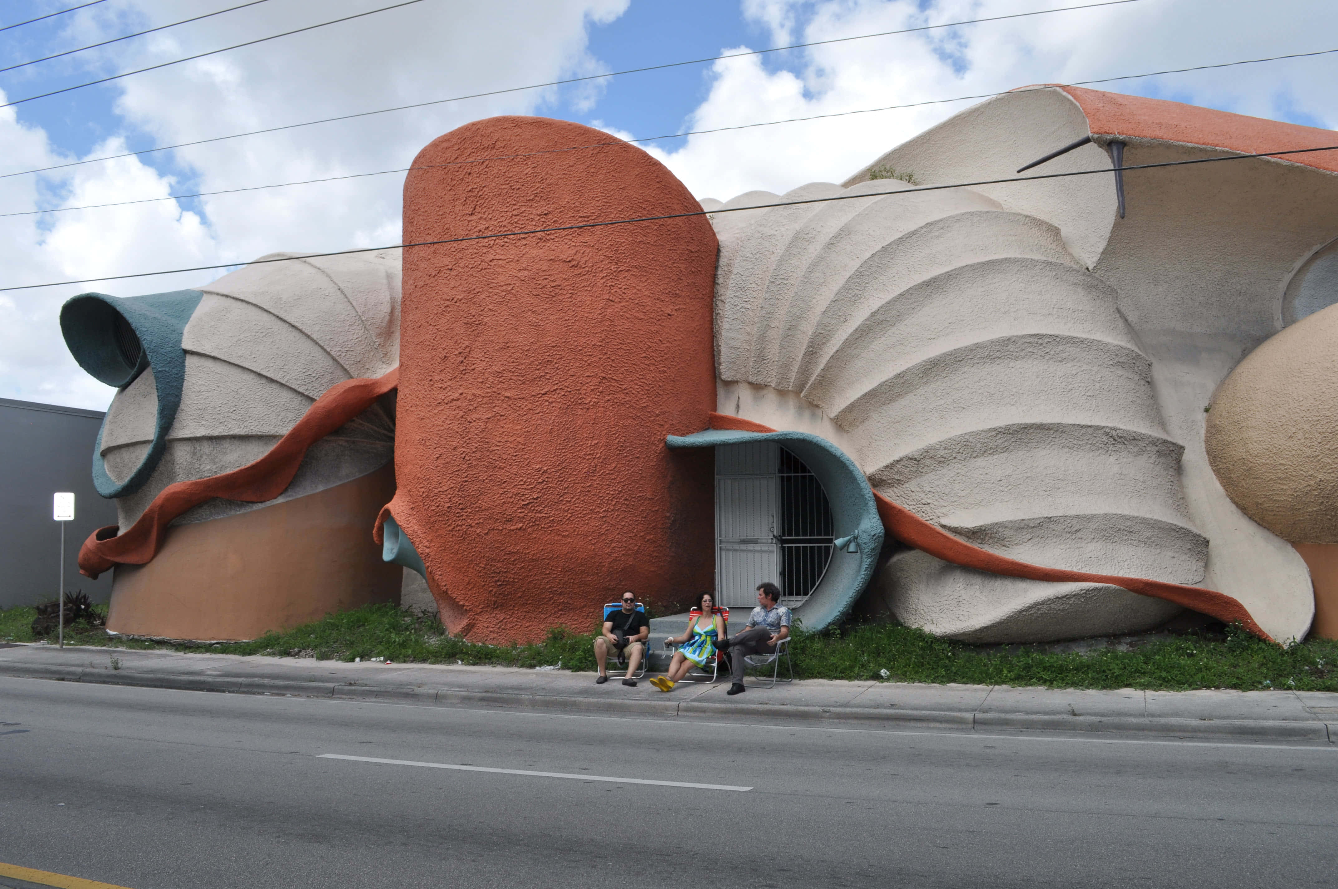 Hialeah, surreal, organic-shaped building, 4K Desktop Wallpaper