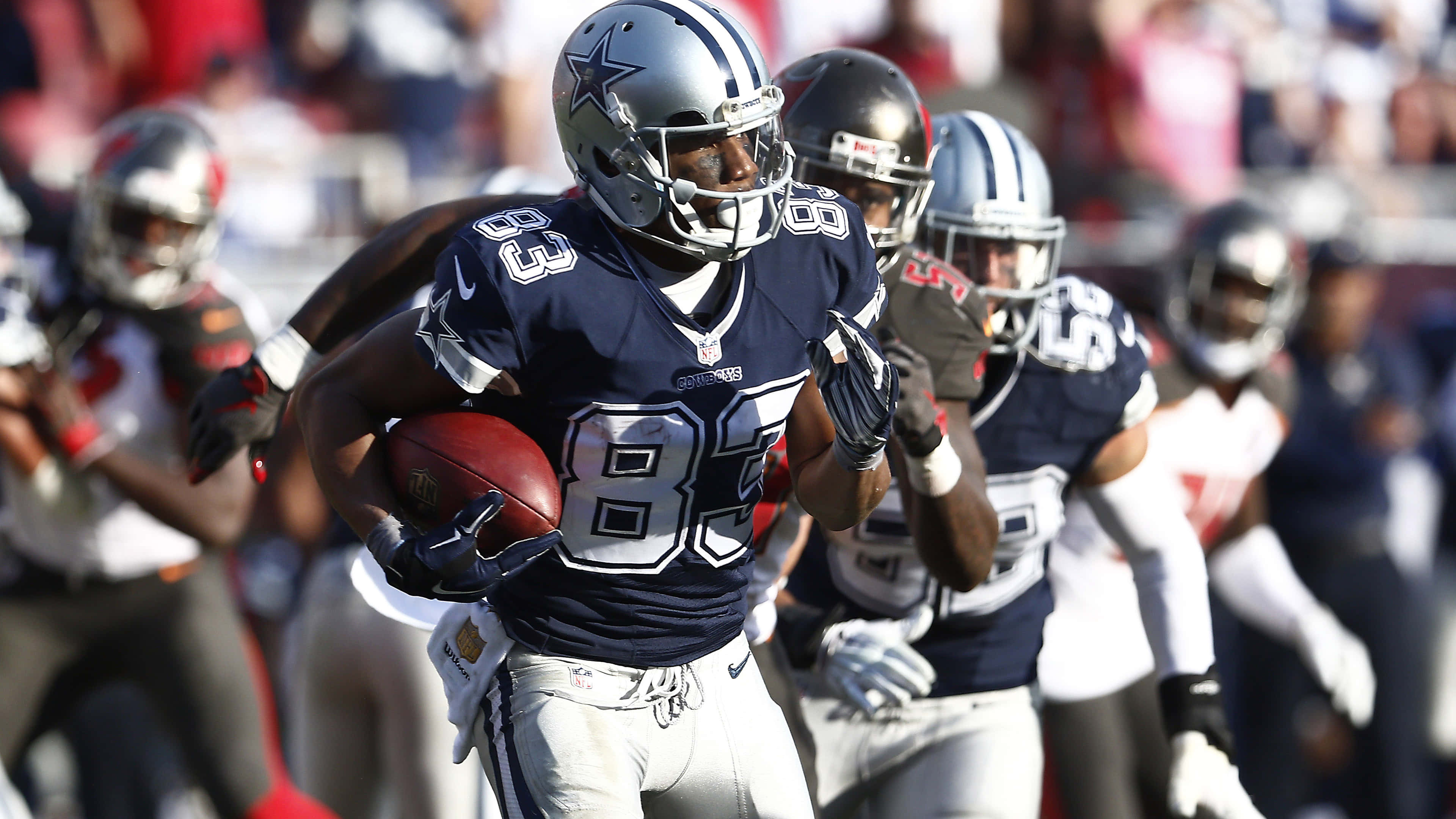 Dallas Cowboys, wide receiver, blue and silver uniform, 4K Desktop Wallpaper