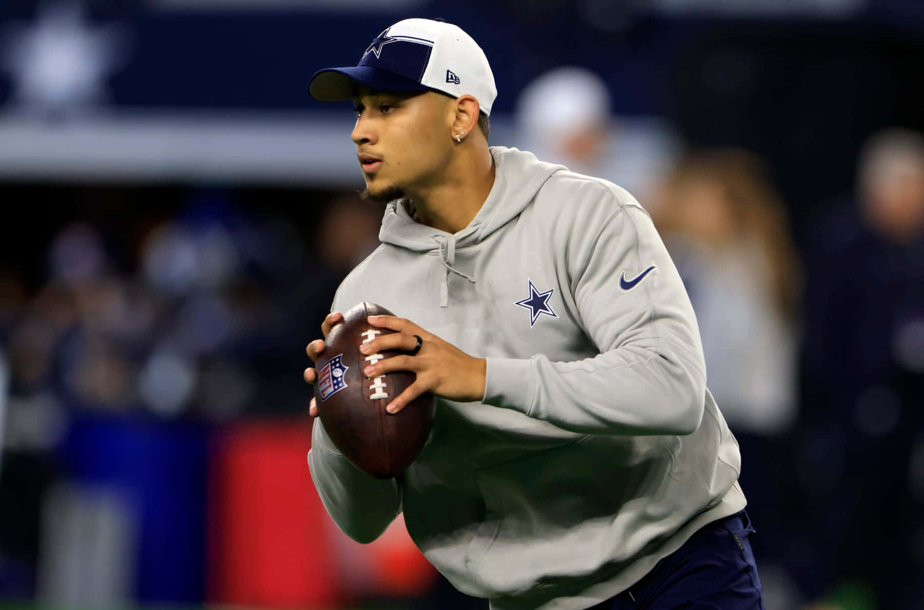 Dallas Cowboys, quarterback, gray hoodie, HD Desktop Wallpaper
