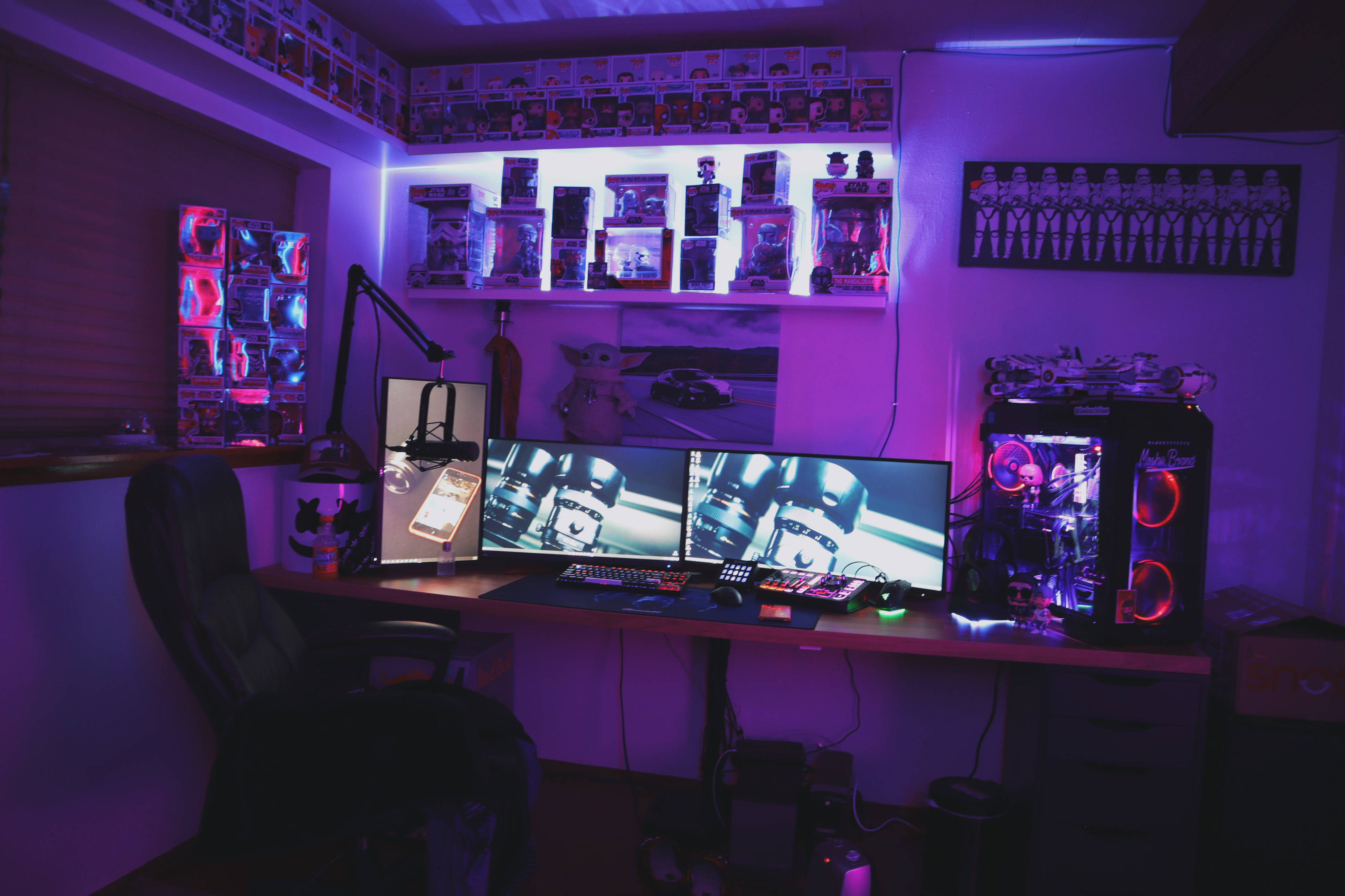 purple neon glow, pink neon glow, multiple monitors, 4K Desktop Wallpaper