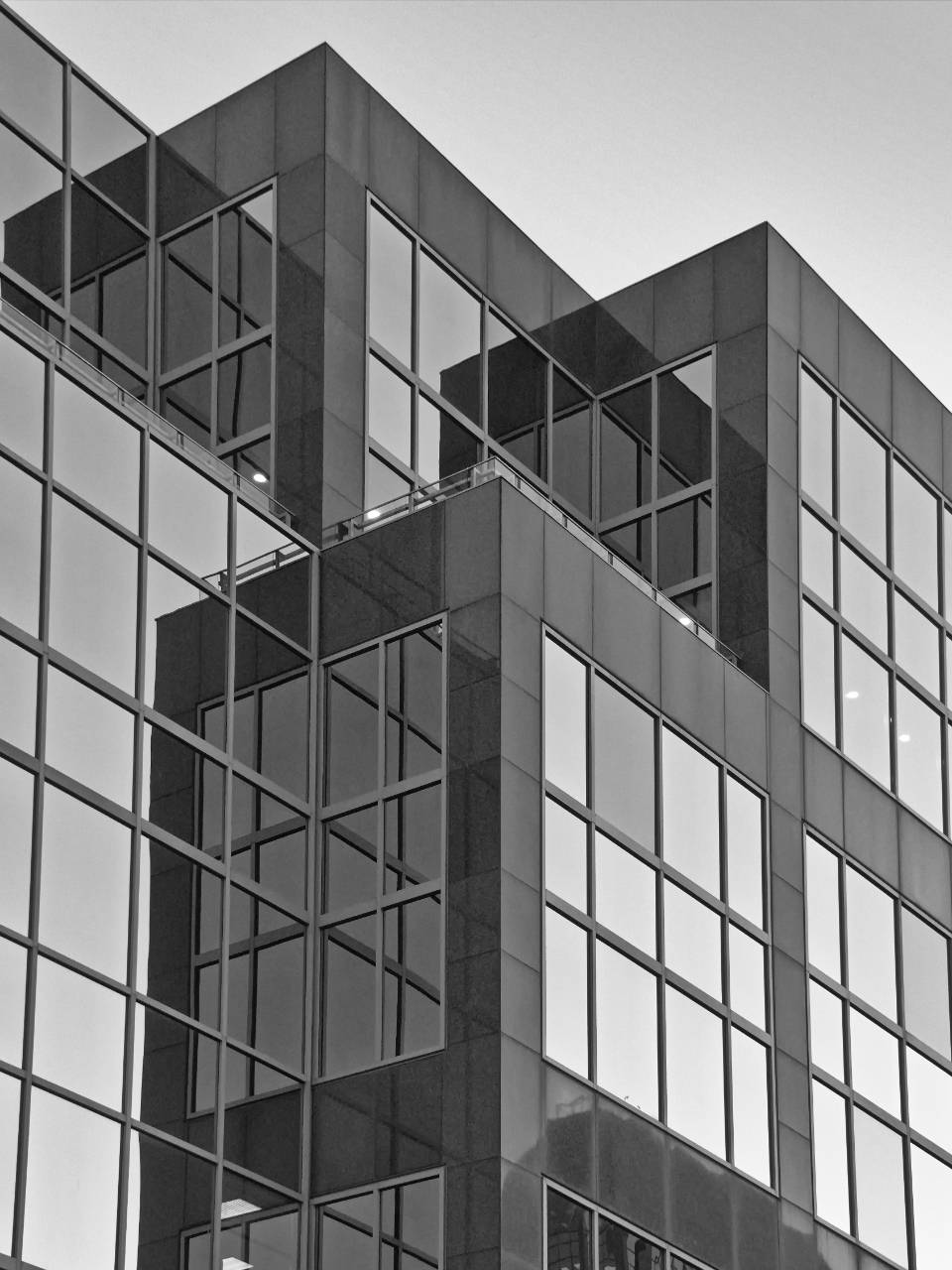 black and white, modern glass skyscraper, geometric lines, HD Phone Wallpaper