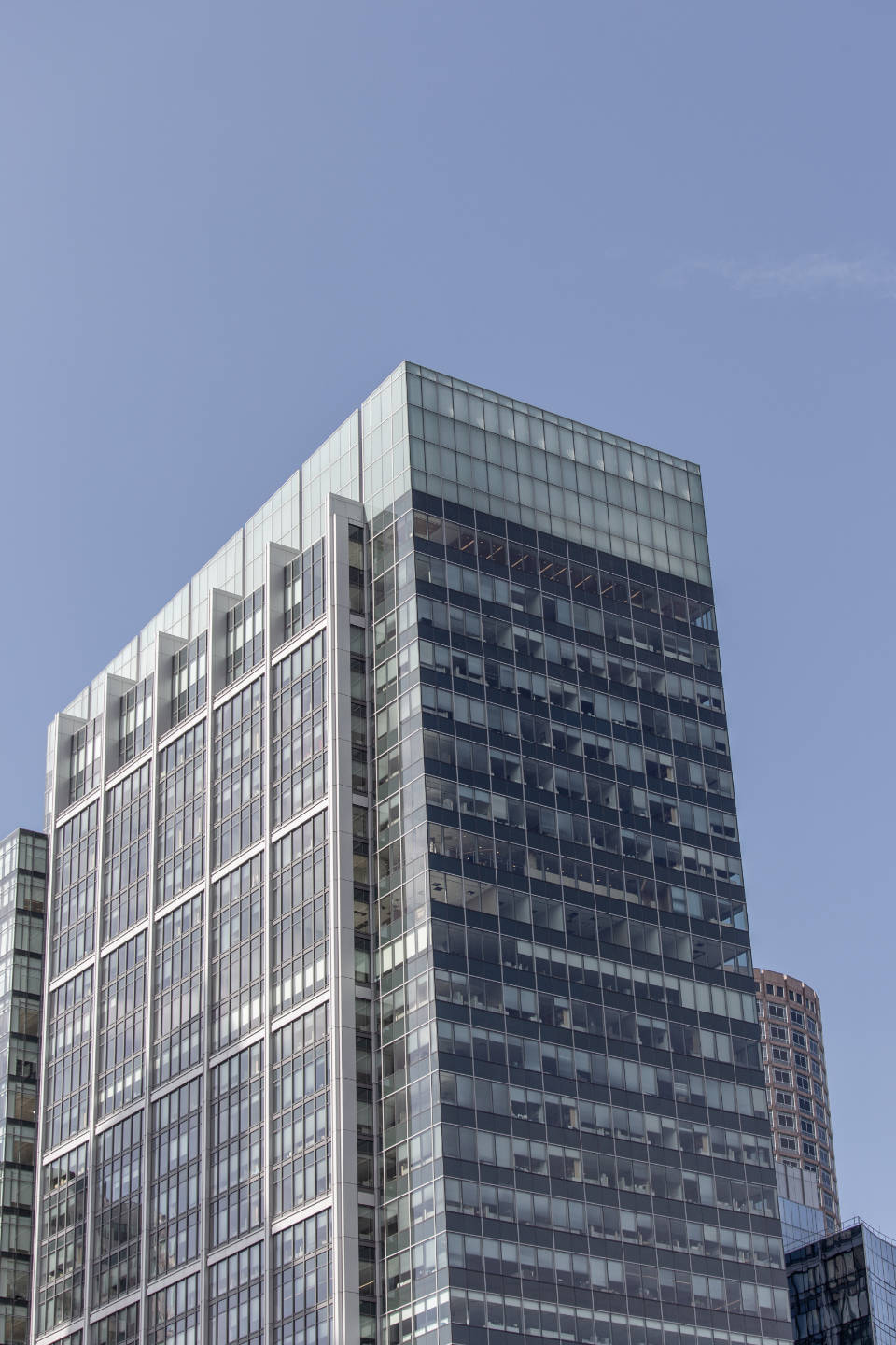 high resolution iphone, modern glass skyscraper, clear blue sky, HD Phone Wallpaper