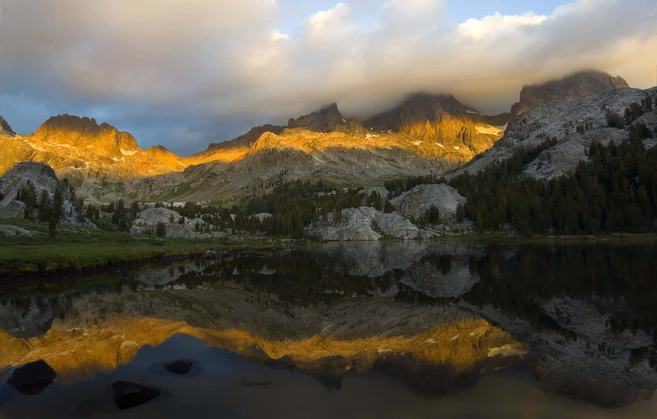 High Sierra, golden sunlight, jagged mountain peaks, HD Desktop Wallpaper