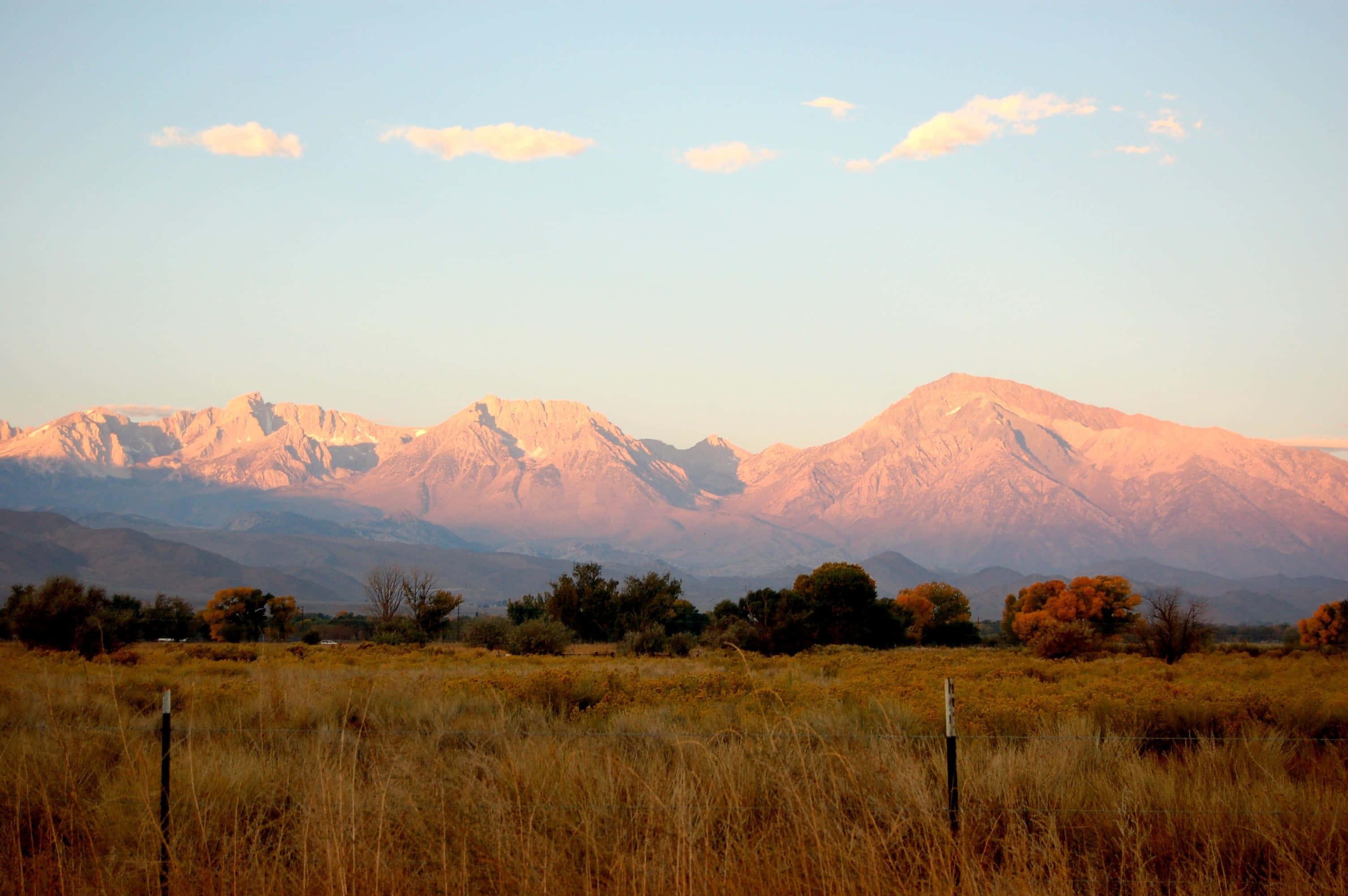 High Sierra, snow-capped mountains, pink at sunset, 2K Desktop Wallpaper