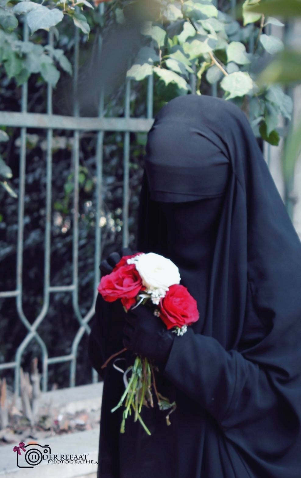 hijab girl, black burqa, red and white roses, HD Phone Wallpaper