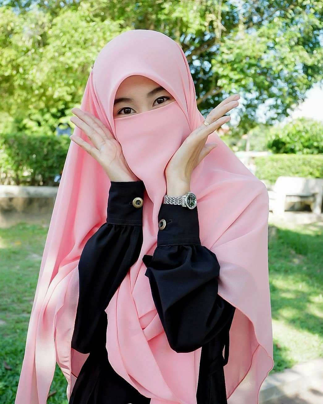 pink hijab, black blouse, sunlit garden, HD Phone Wallpaper