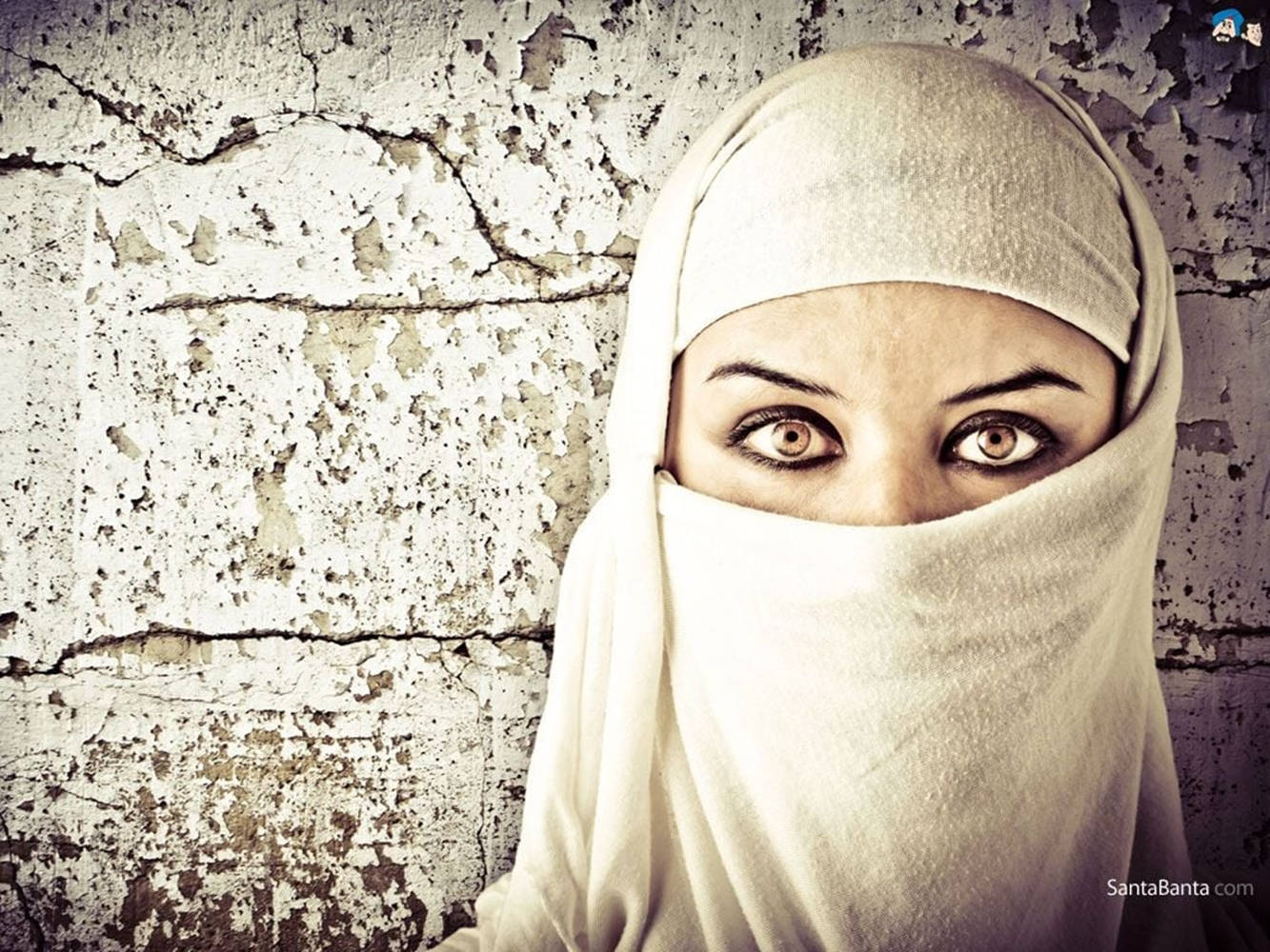 monochrome hijab girl, white niqab, cracked weathered wall, HD Desktop Wallpaper
