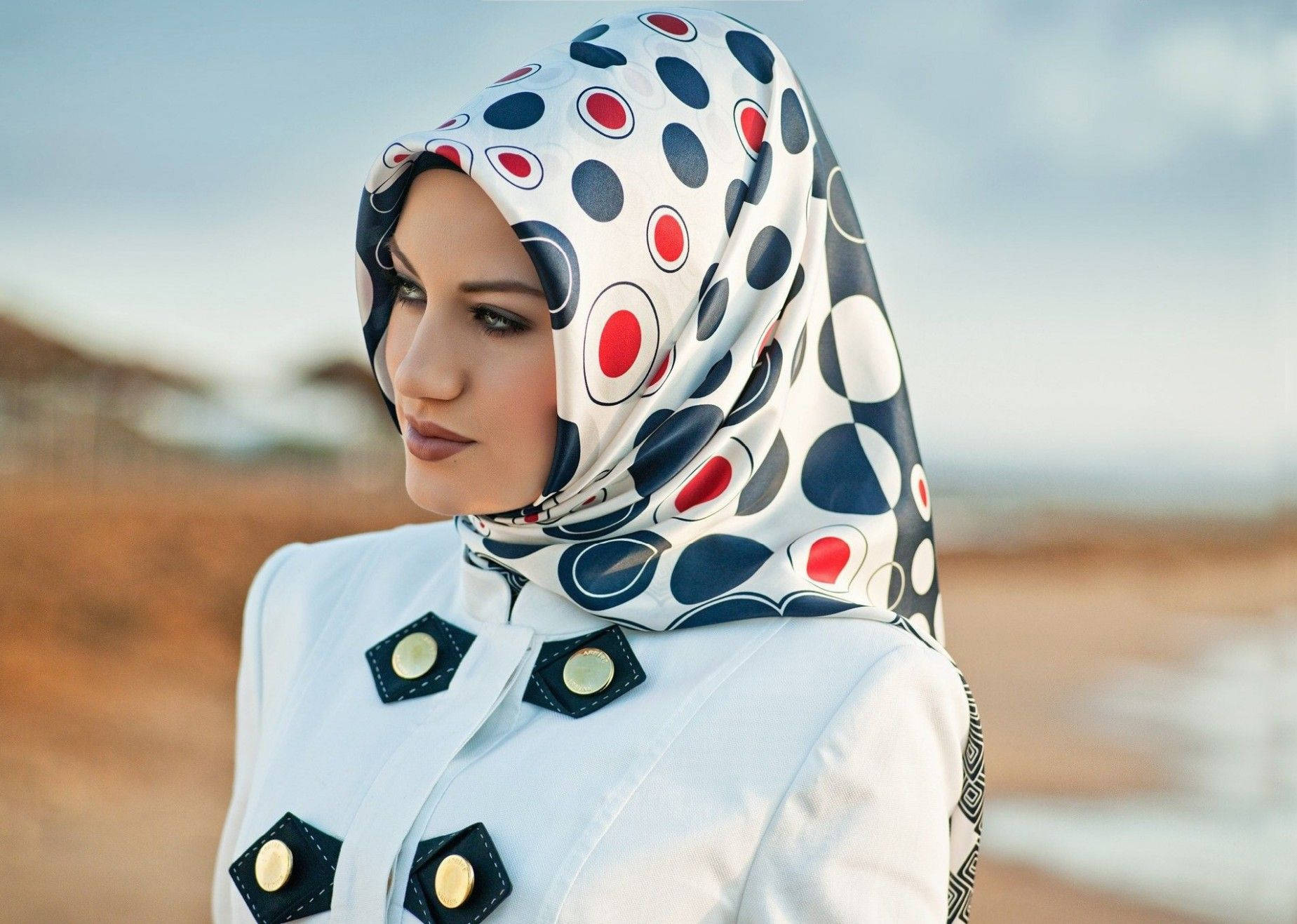 white coat, patterned hijab, desert backdrop, HD Desktop Wallpaper