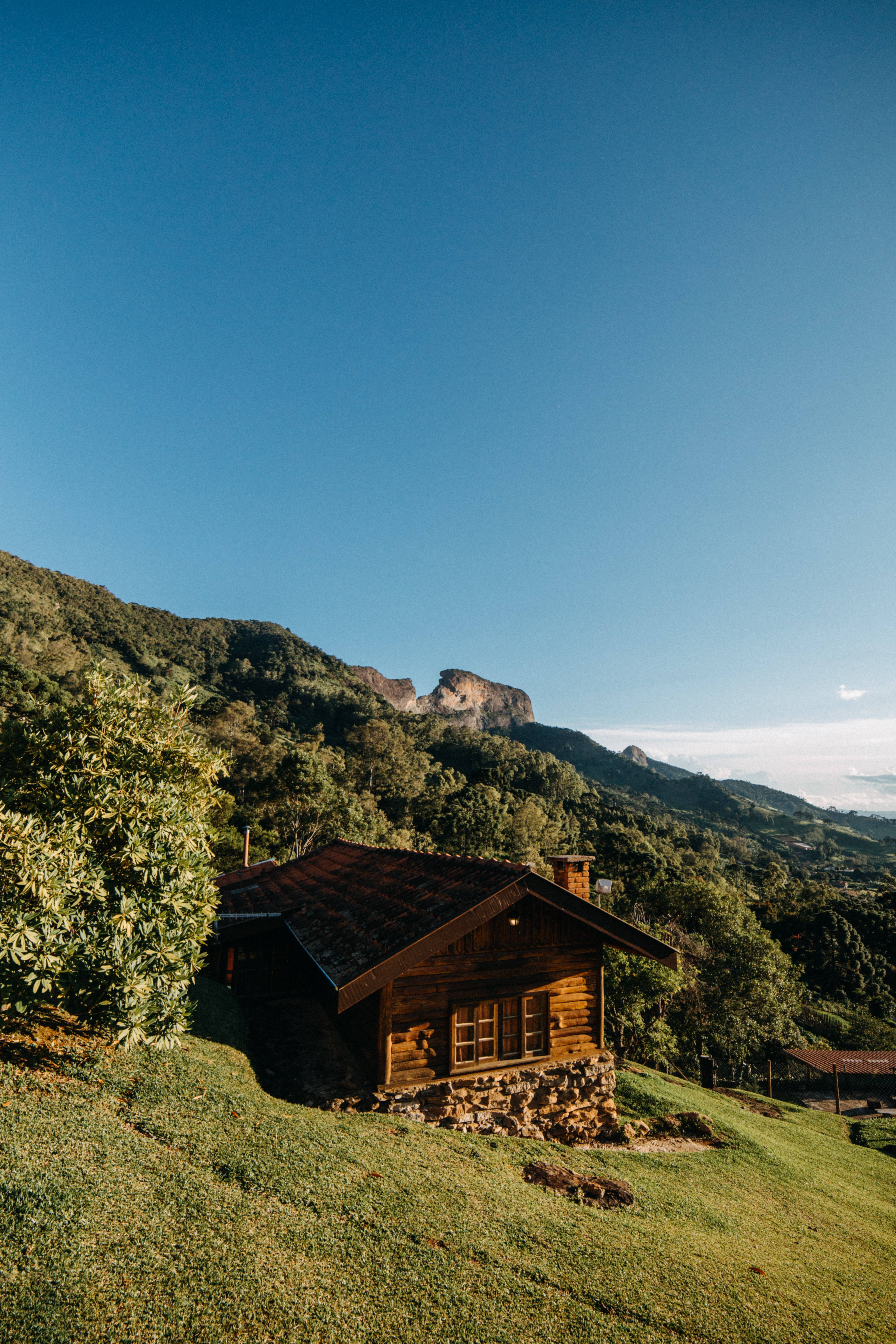 Hill View, wooden cabin, grassy hillside, 5K Phone Wallpaper