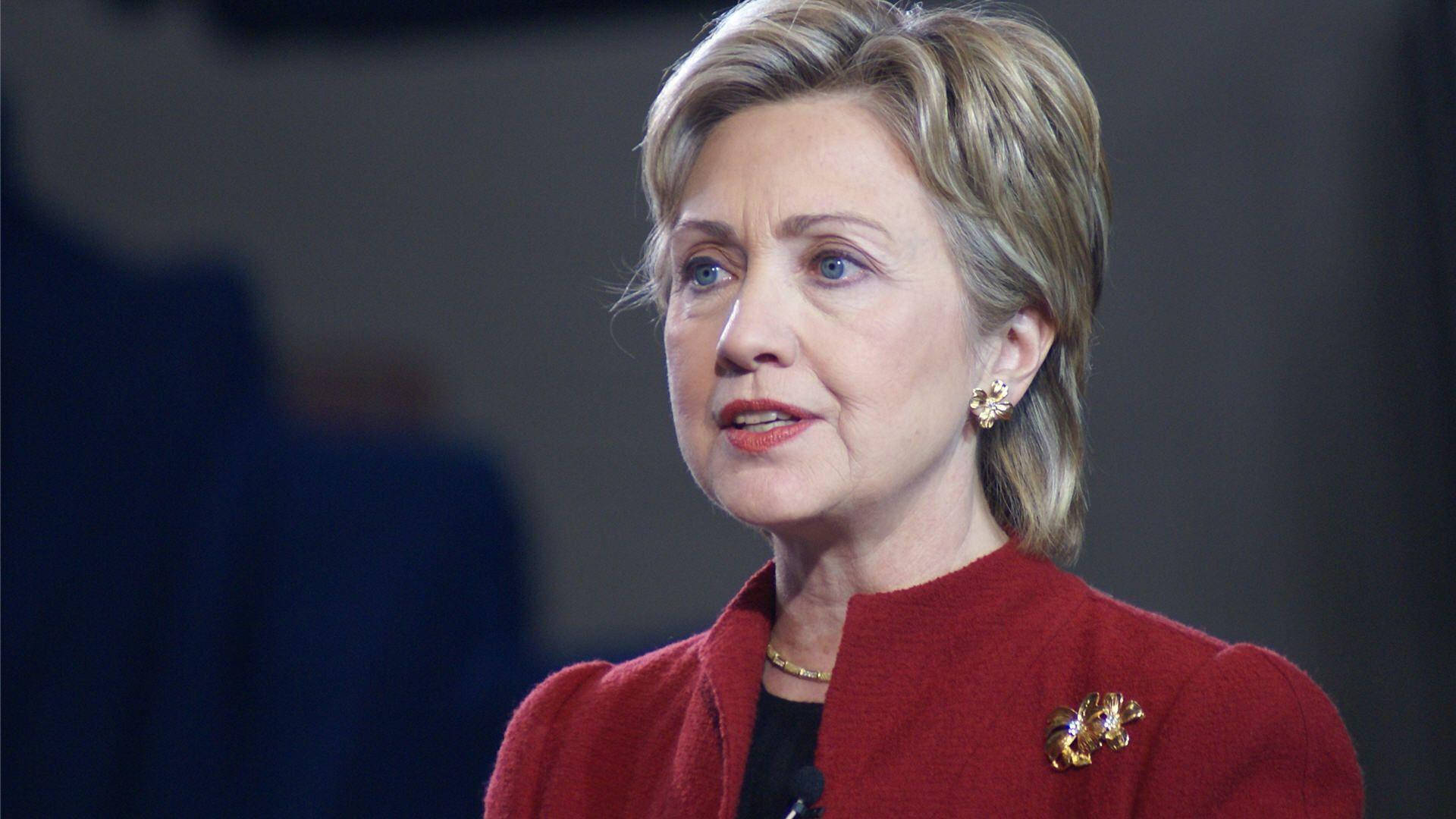 Hillary Clinton, red blazer, gold brooch, Full HD Desktop Wallpaper