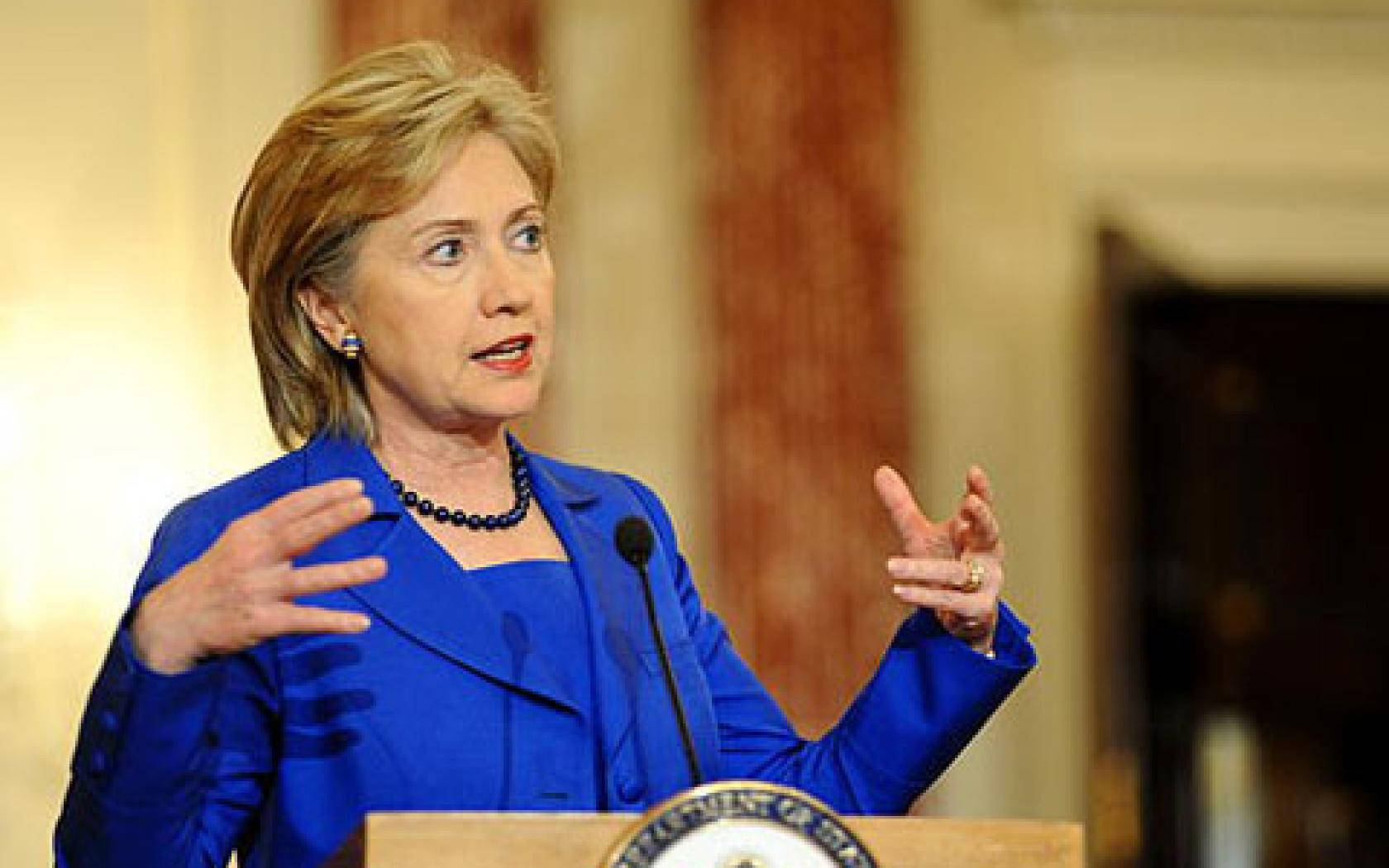 Hillary Clinton, bold blue suit, podium, HD Desktop Wallpaper