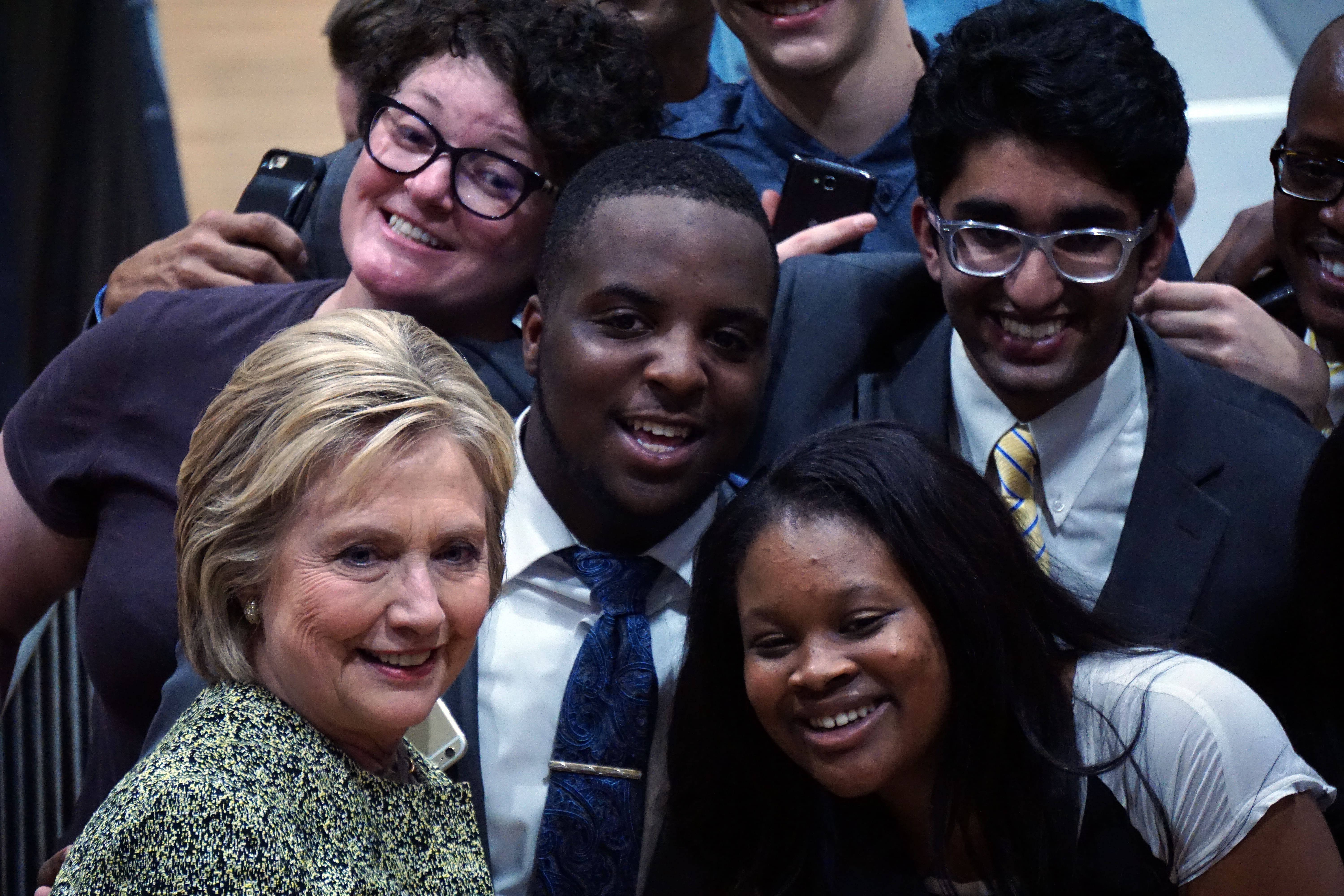 Hillary Clinton, students, diverse group, 5K Desktop Wallpaper
