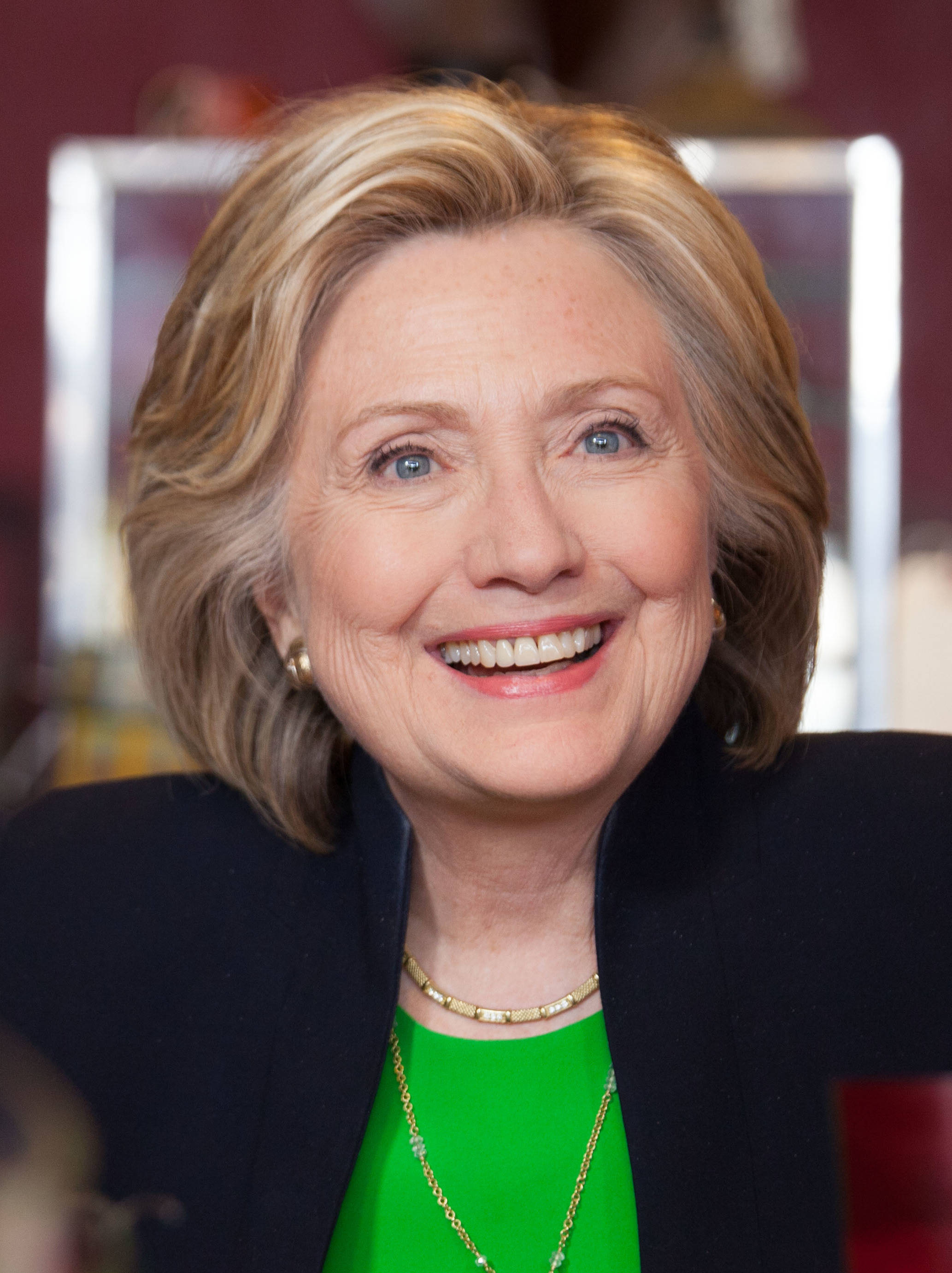 Hillary Clinton, green top, dark blazer, 2K Phone Wallpaper
