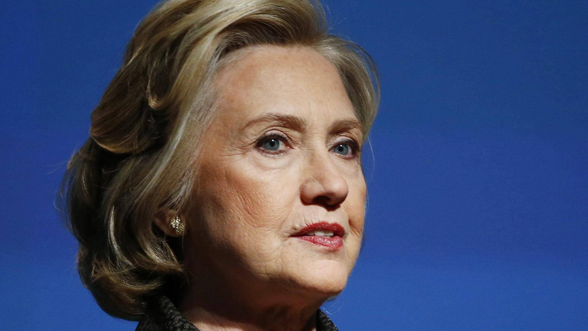 Hillary Clinton, blonde hair, red lips, Full HD Desktop Wallpaper