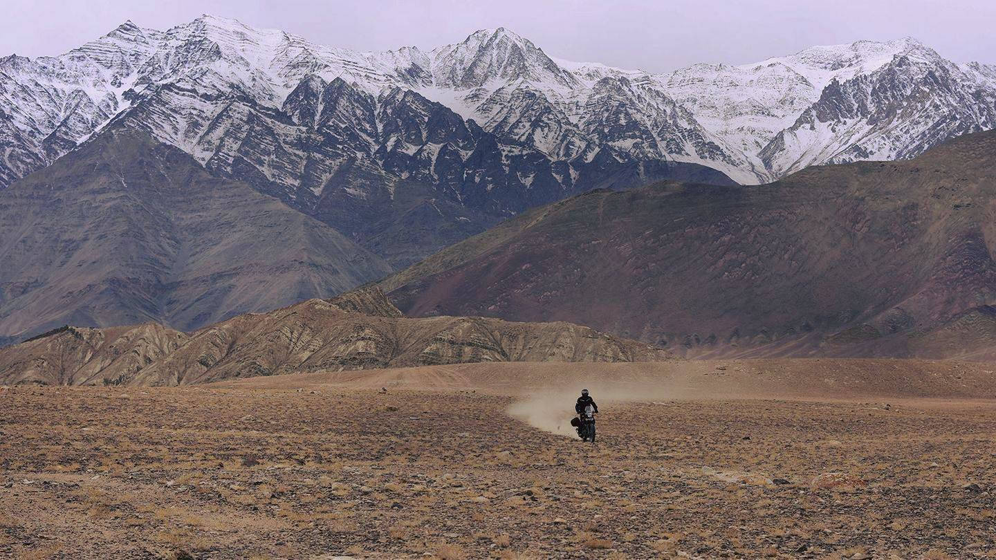 Himalayan, snow-capped mountains, barren desert valley, HD Desktop Wallpaper