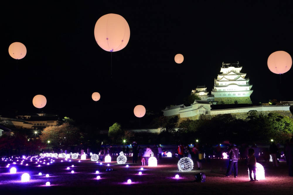 Himeji Castle, flying lanterns, purple lights, SD Desktop Wallpaper