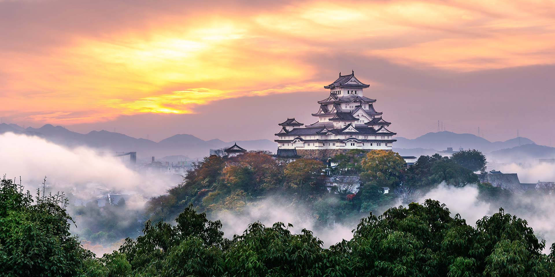 Himeji Castle, misty hill, sunrise, Full HD Desktop Wallpaper
