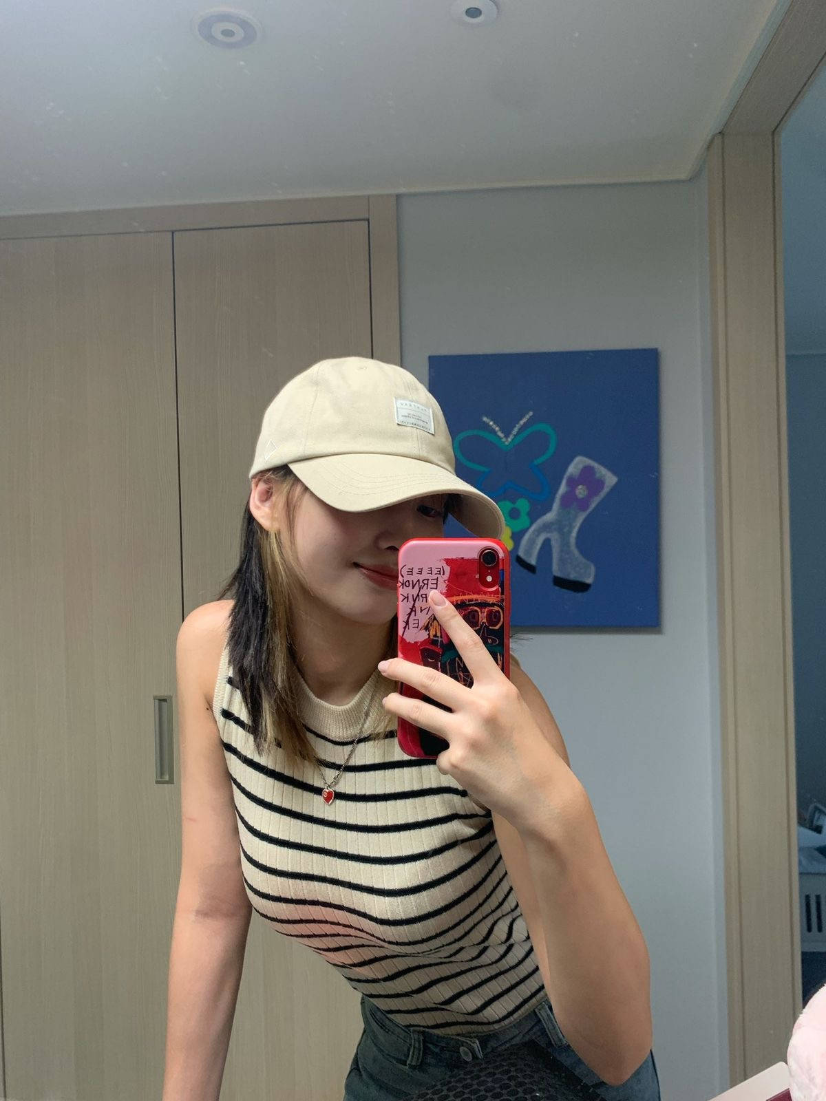 Hirai Momo, mirror selfie, red phone, HD Phone Wallpaper