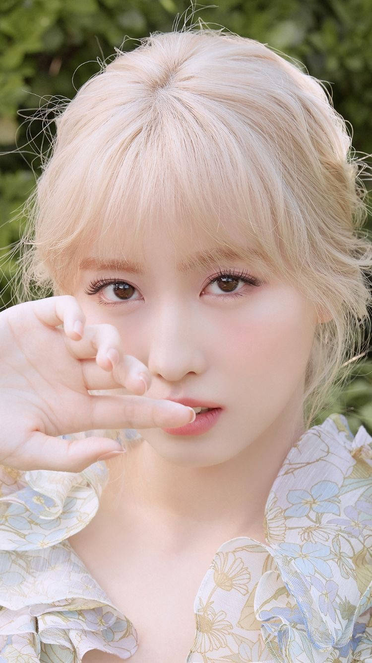 Hirai Momo, platinum blonde hair, floral blouse, HD Phone Wallpaper