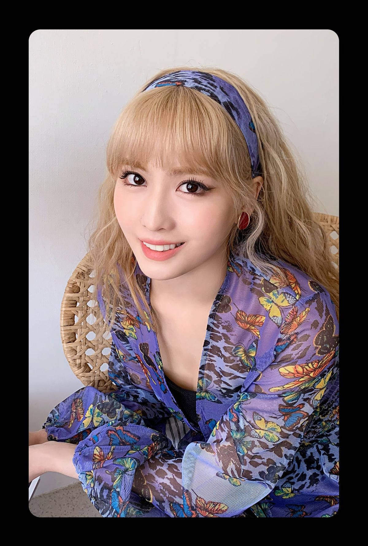 Hirai Momo, black border, blonde hair, HD Phone Wallpaper