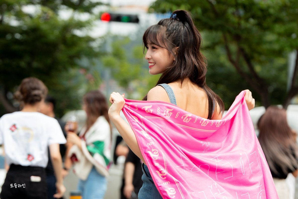 Hirai Momo, pink scarf, white lettering, SD Desktop Wallpaper